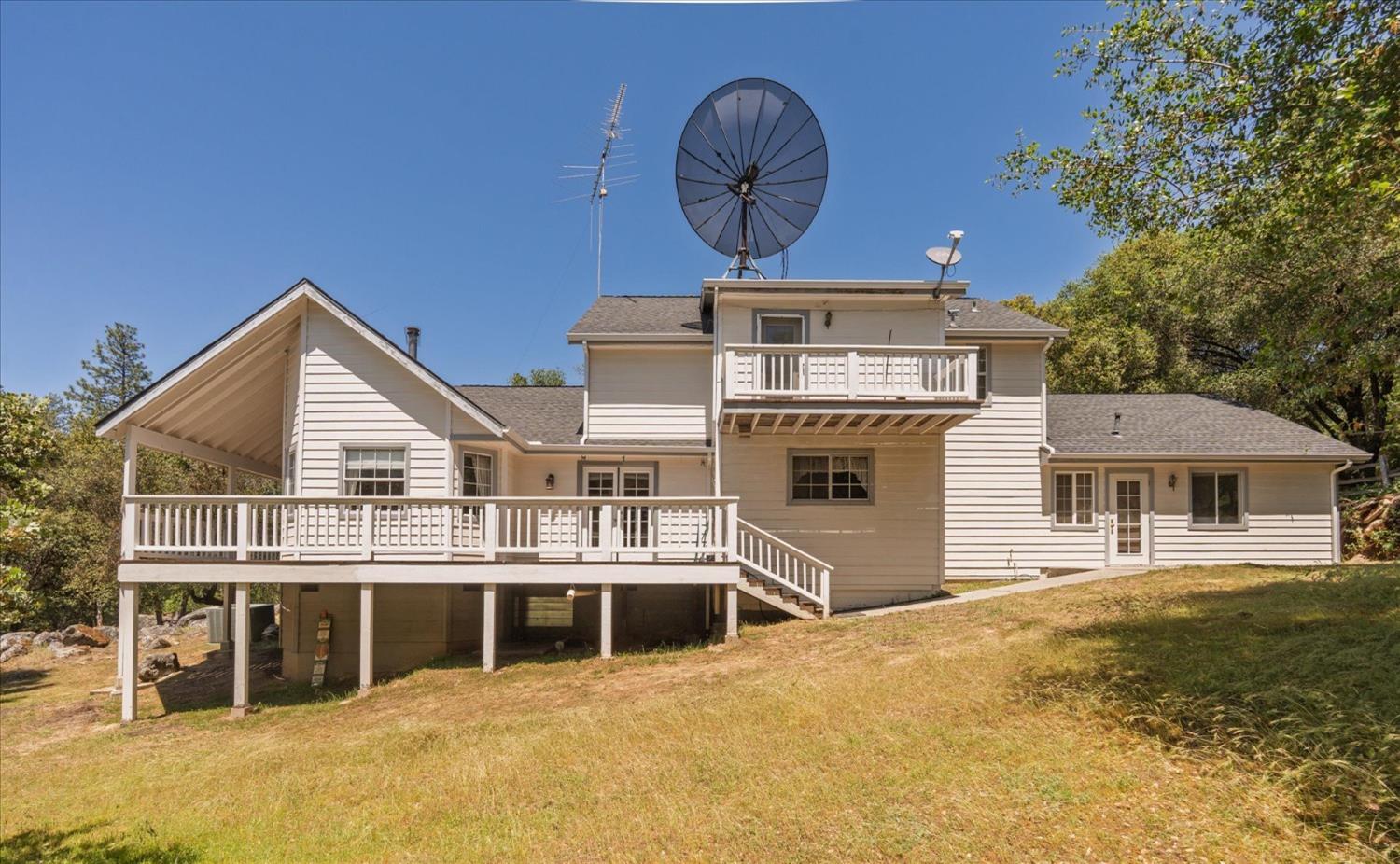 39976 Pierce Lake Dr, Oakhurst, CA 93644