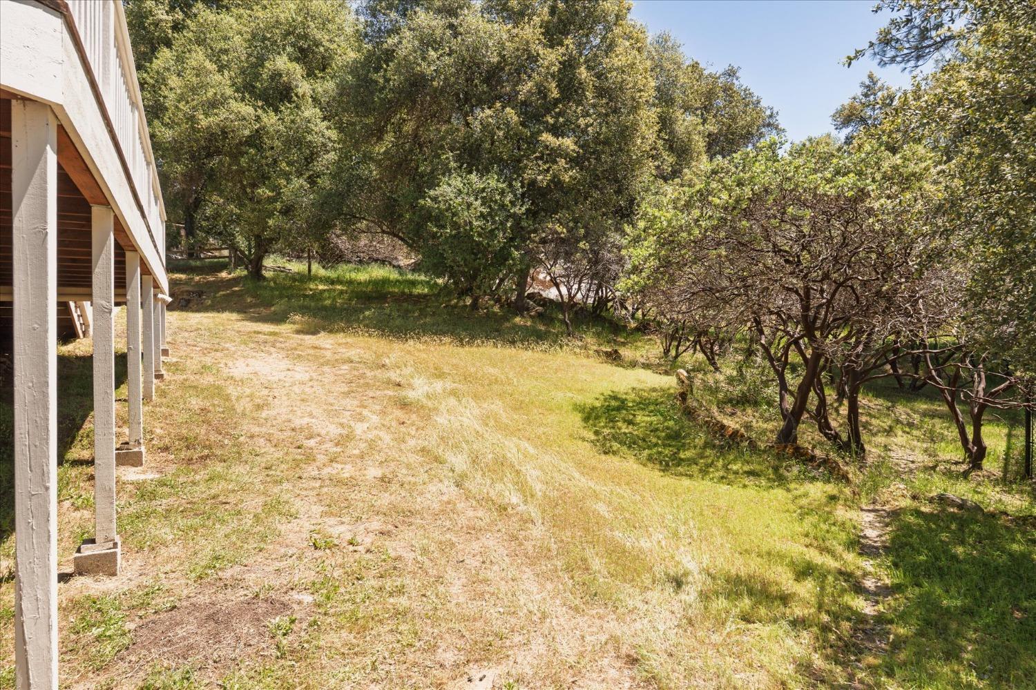 39976 Pierce Lake Dr, Oakhurst, CA 93644