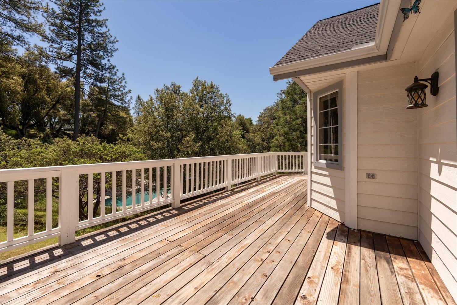 39976 Pierce Lake Dr, Oakhurst, CA 93644