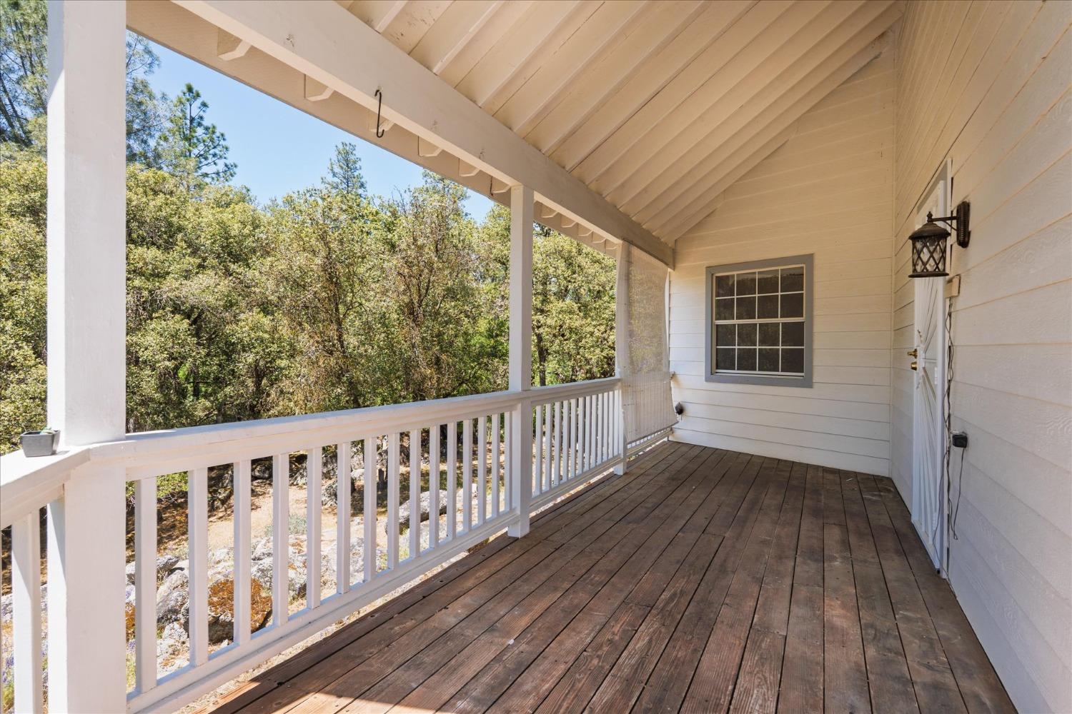 39976 Pierce Lake Dr, Oakhurst, CA 93644