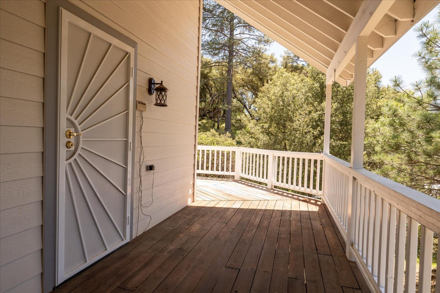 39976 Pierce Lake Dr, Oakhurst, CA 93644