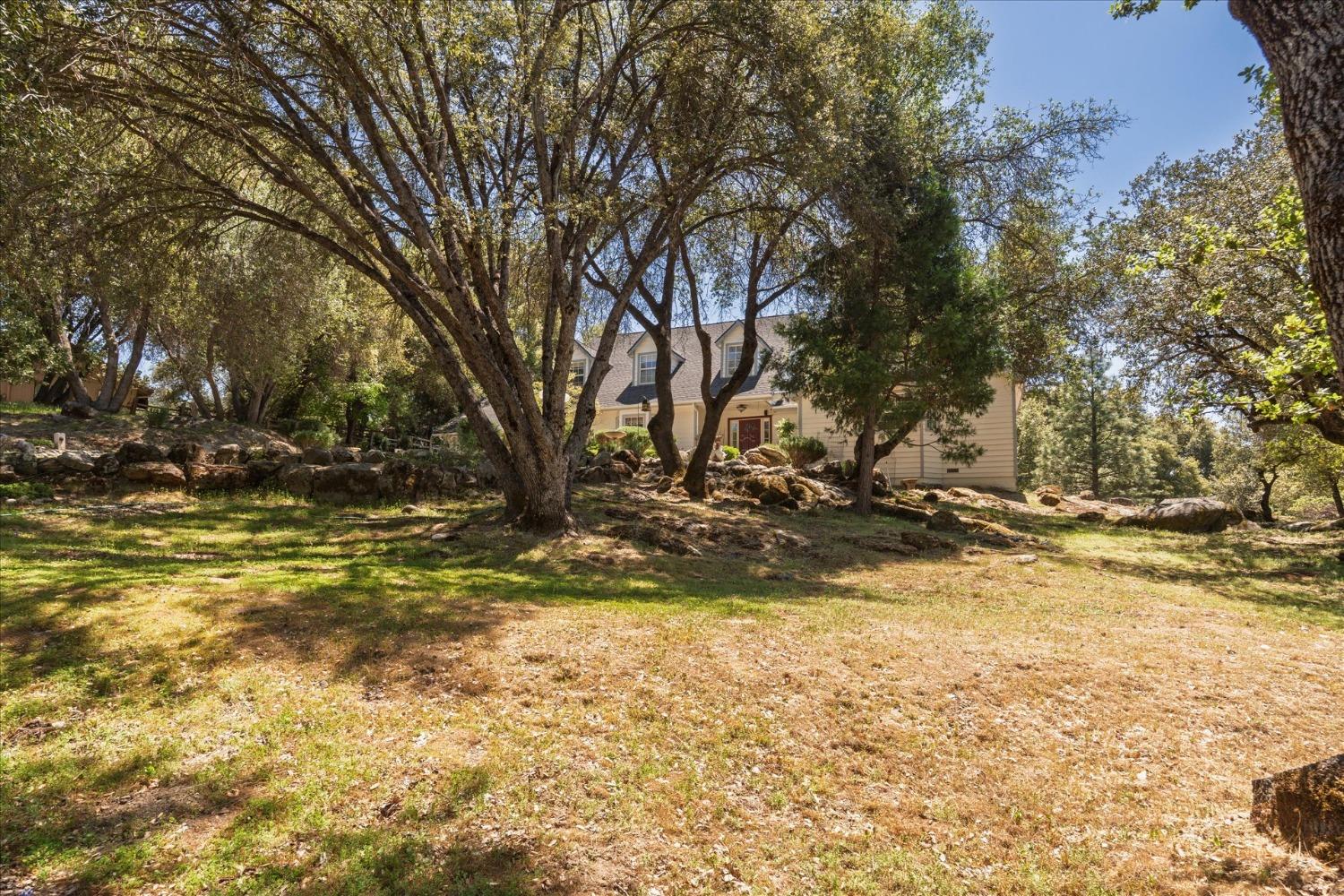 39976 Pierce Lake Dr, Oakhurst, CA 93644