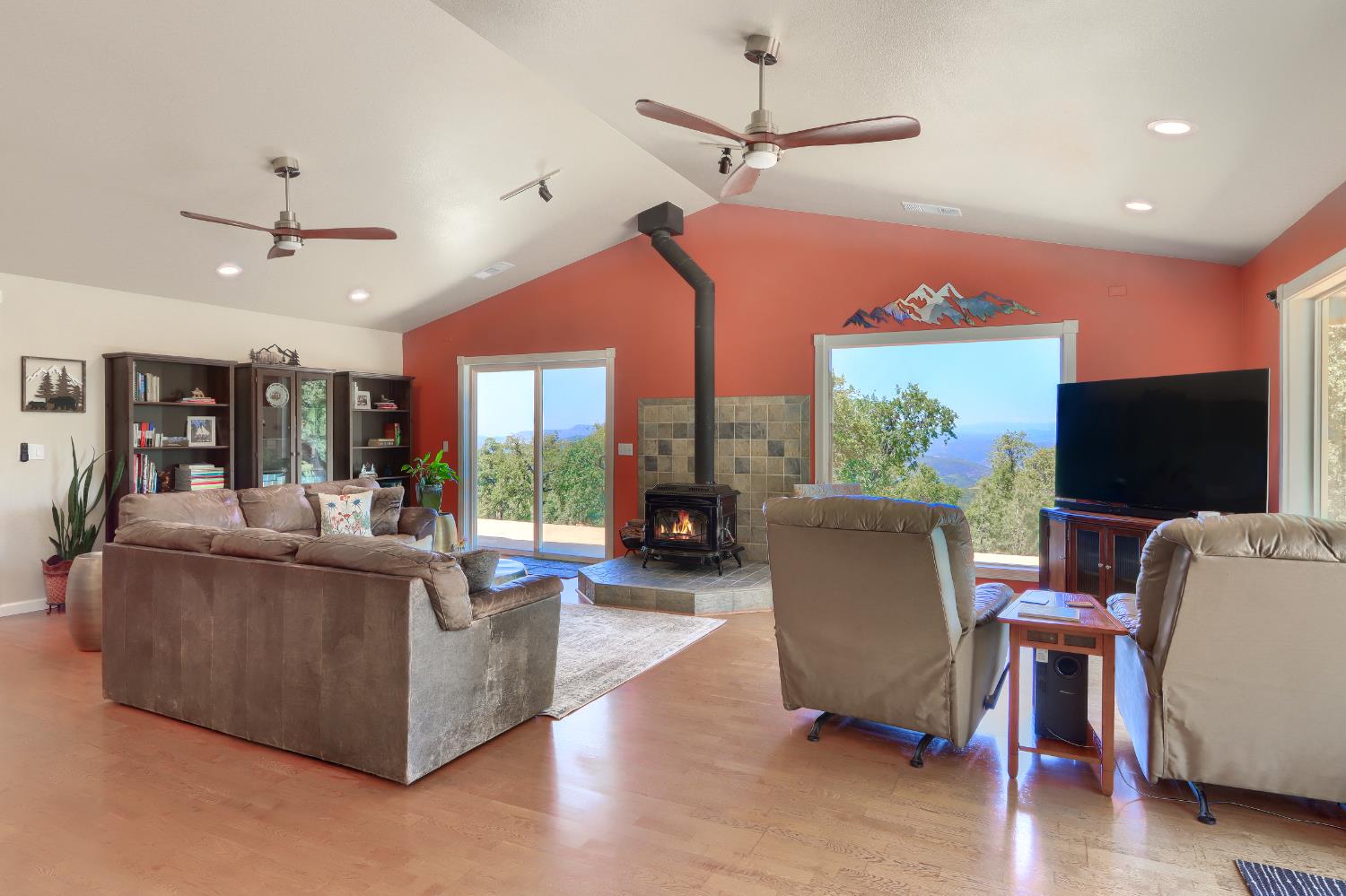 6097 Sherlock Rd., Midpines, CA 95345