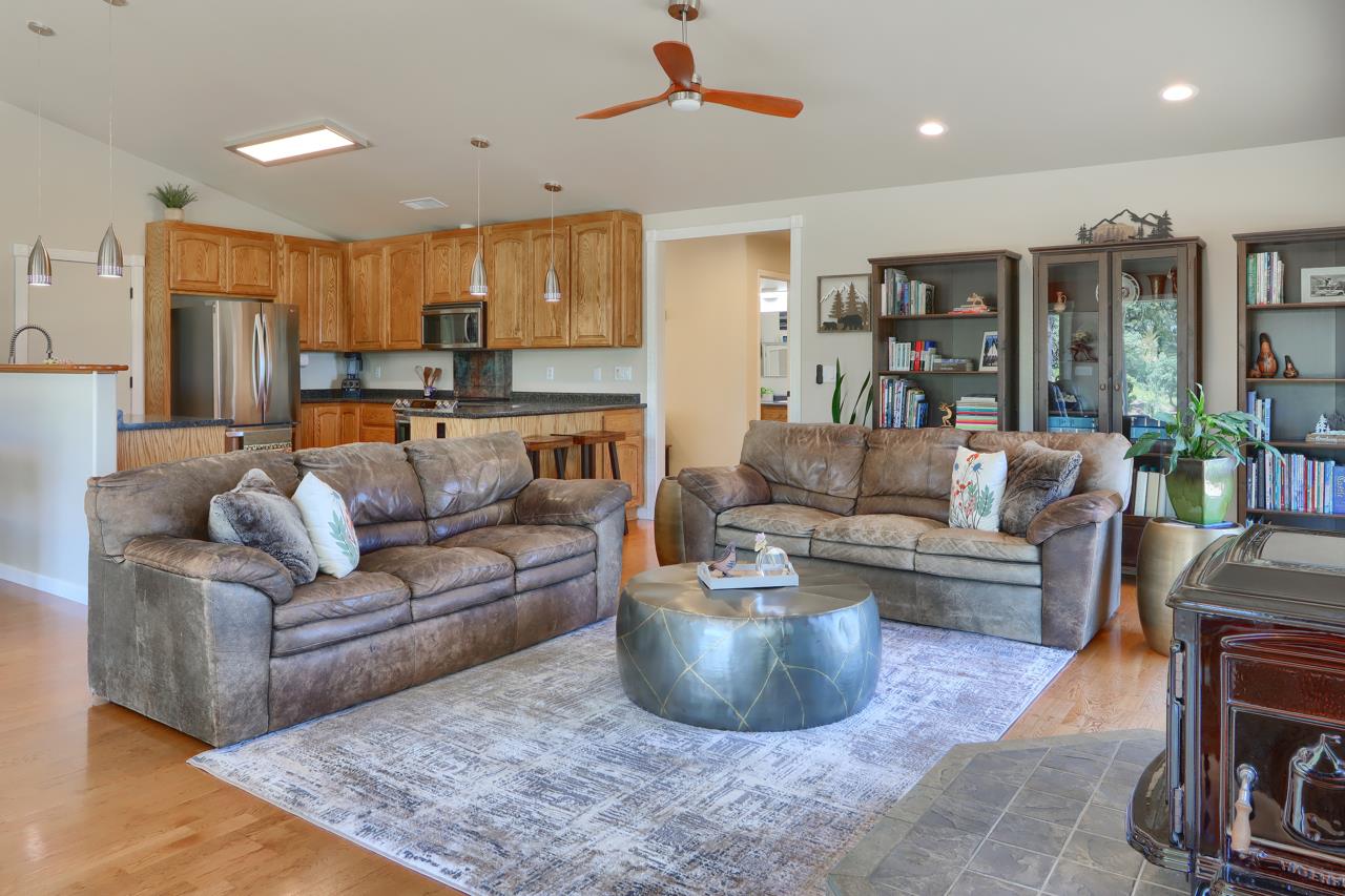 6097 Sherlock Rd., Midpines, CA 95345