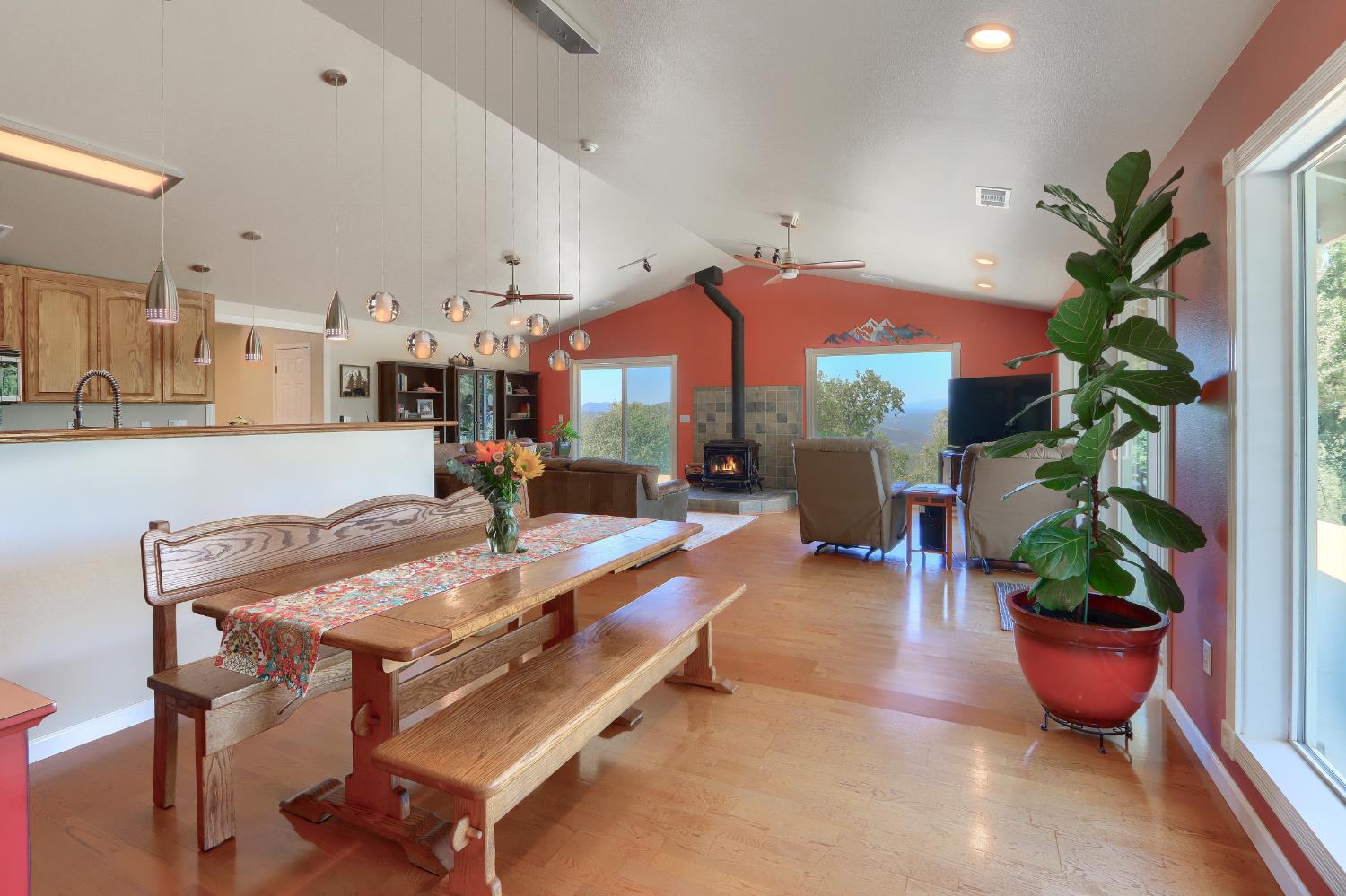 6097 Sherlock Rd., Midpines, CA 95345