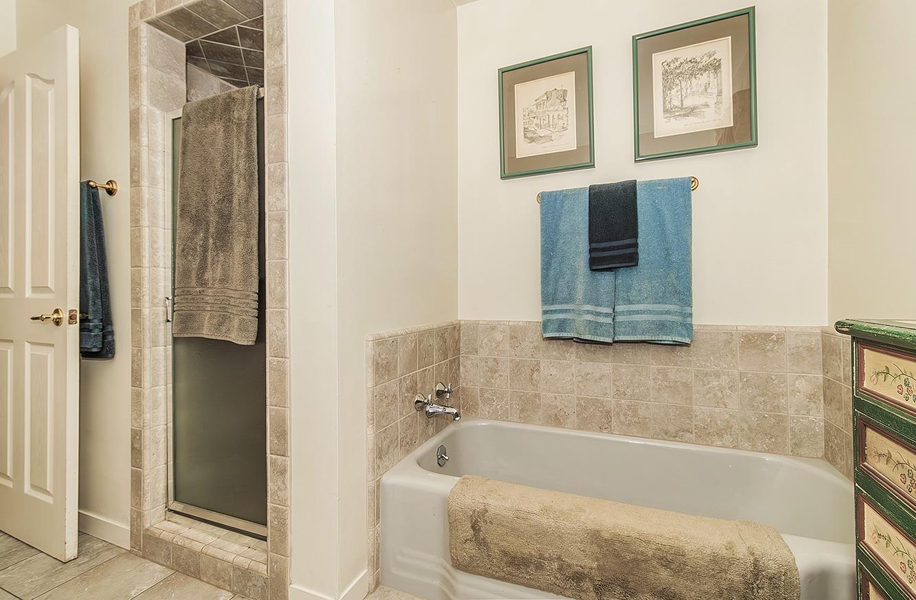 5082 N Maroa Ave, Fresno, CA 93704