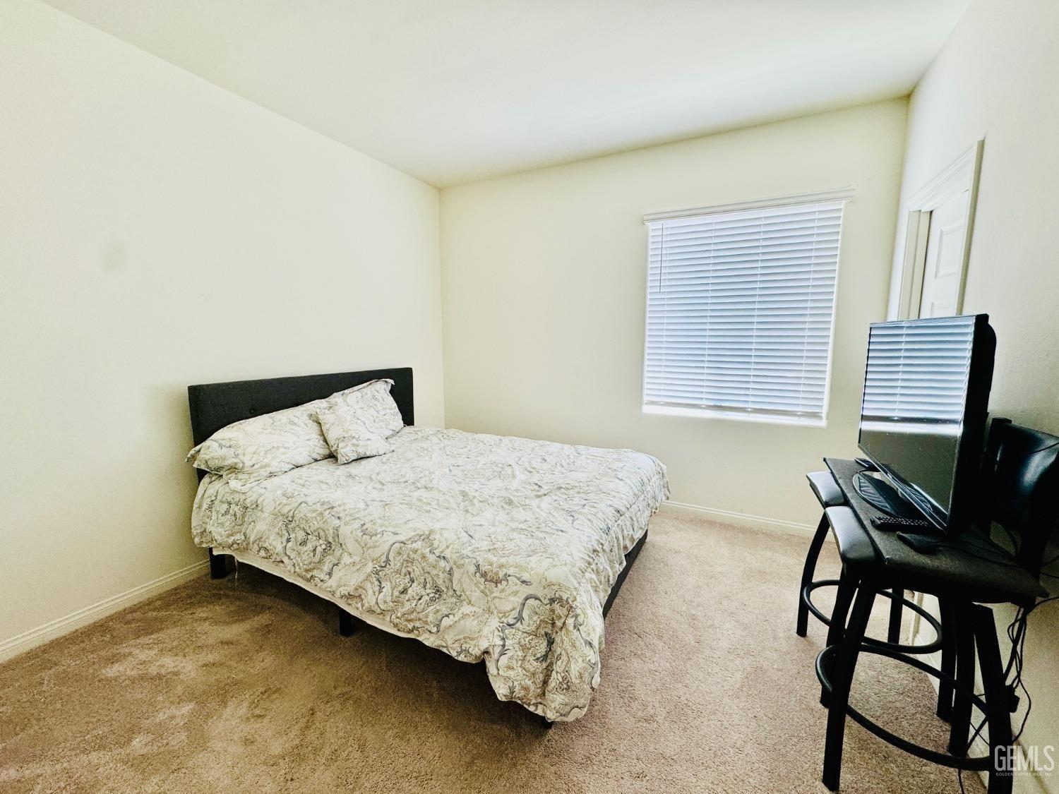 5024 Anaconda, Bakersfield, CA 93306