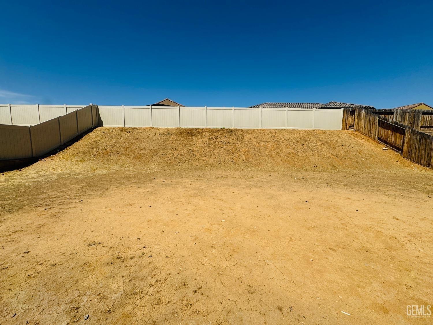 5024 Anaconda, Bakersfield, CA 93306