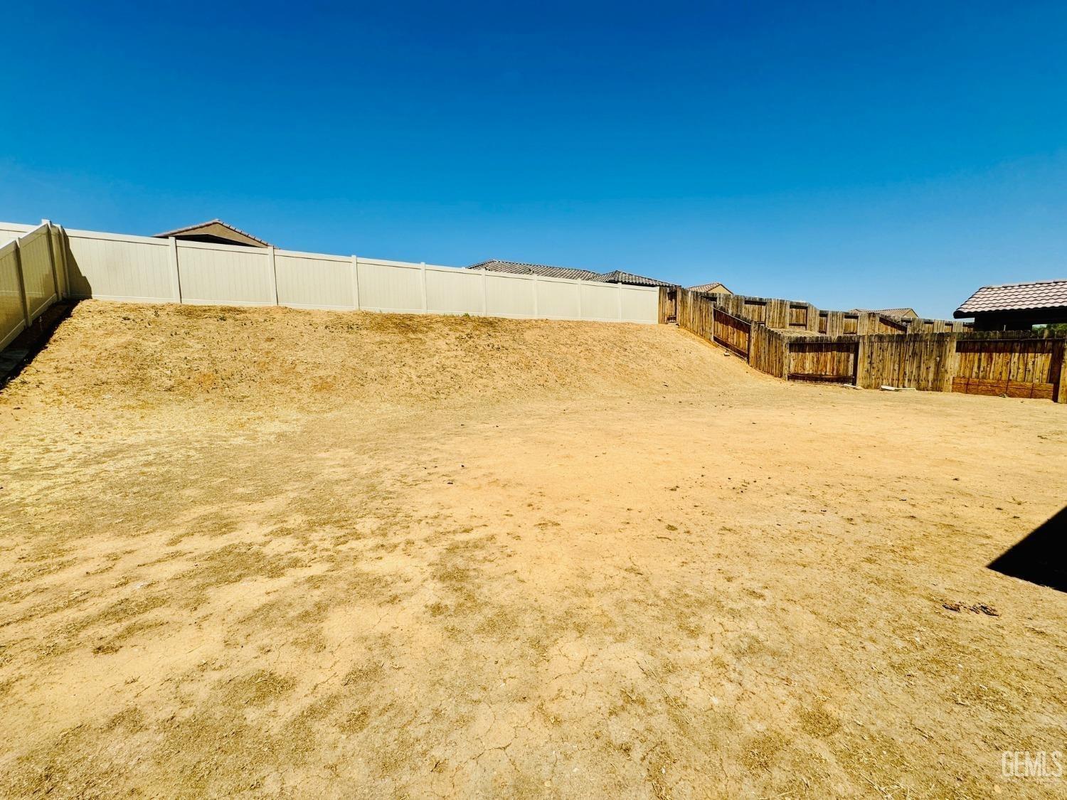 5024 Anaconda, Bakersfield, CA 93306