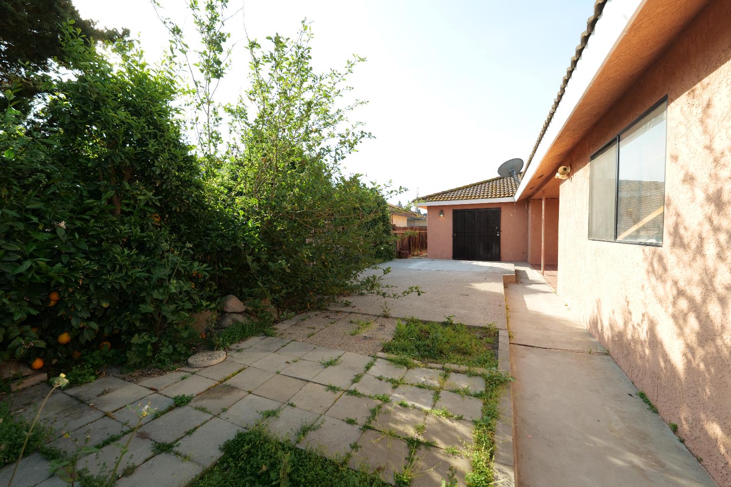 7684 N 6Th St, Fresno, CA 93720