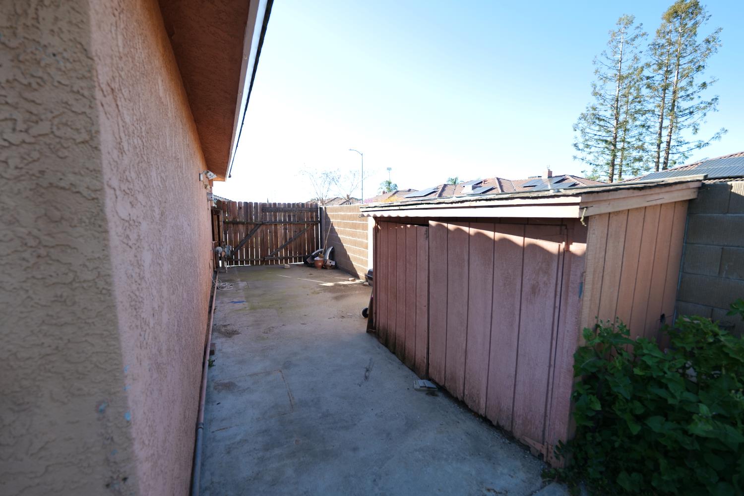 7684 N 6Th St, Fresno, CA 93720