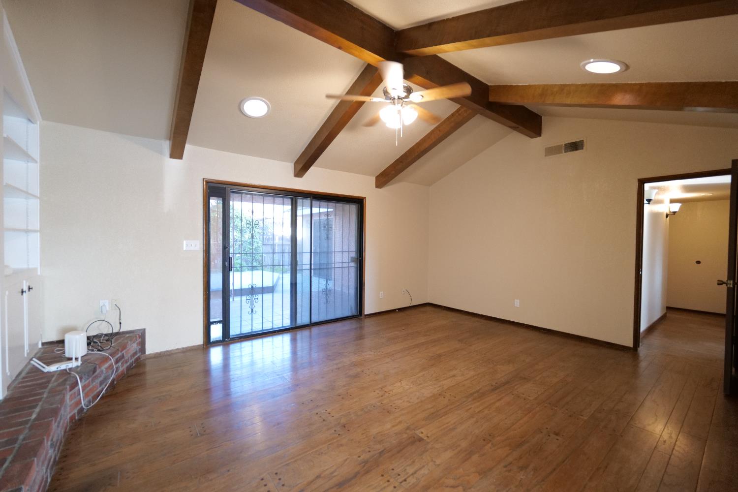 7684 N 6Th St, Fresno, CA 93720