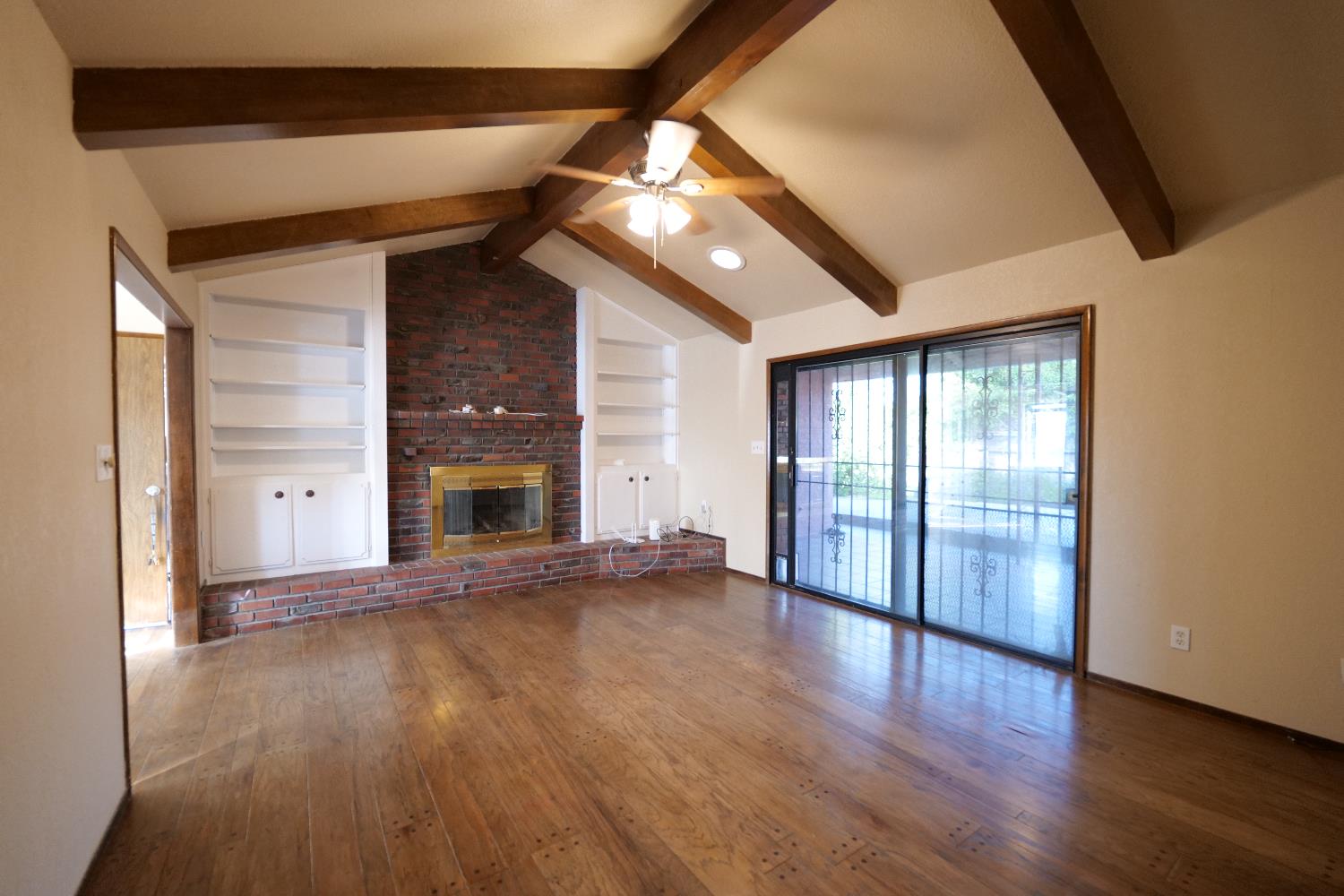 7684 N 6Th St, Fresno, CA 93720