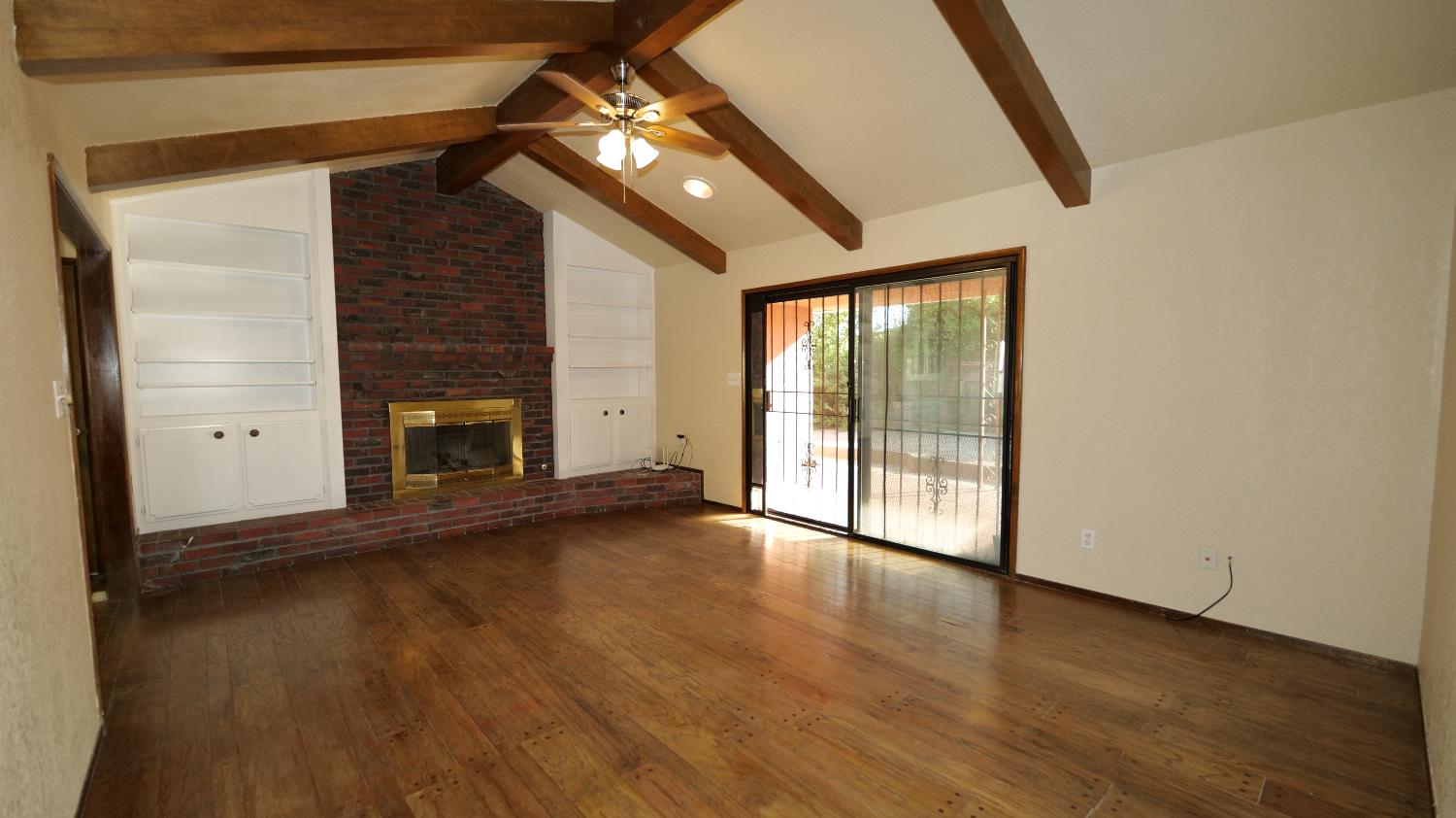 7684 N 6Th St, Fresno, CA 93720