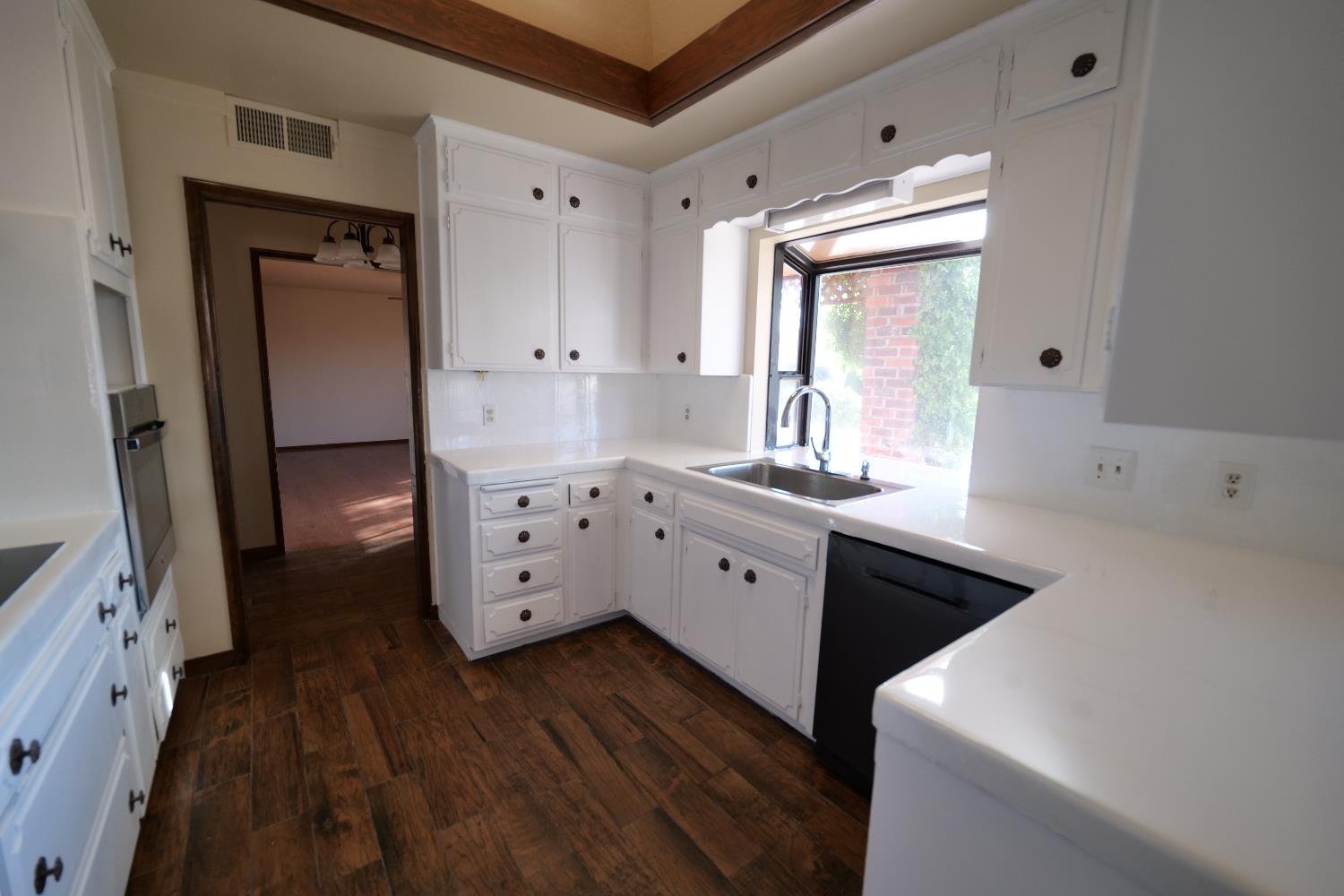 7684 N 6Th St, Fresno, CA 93720