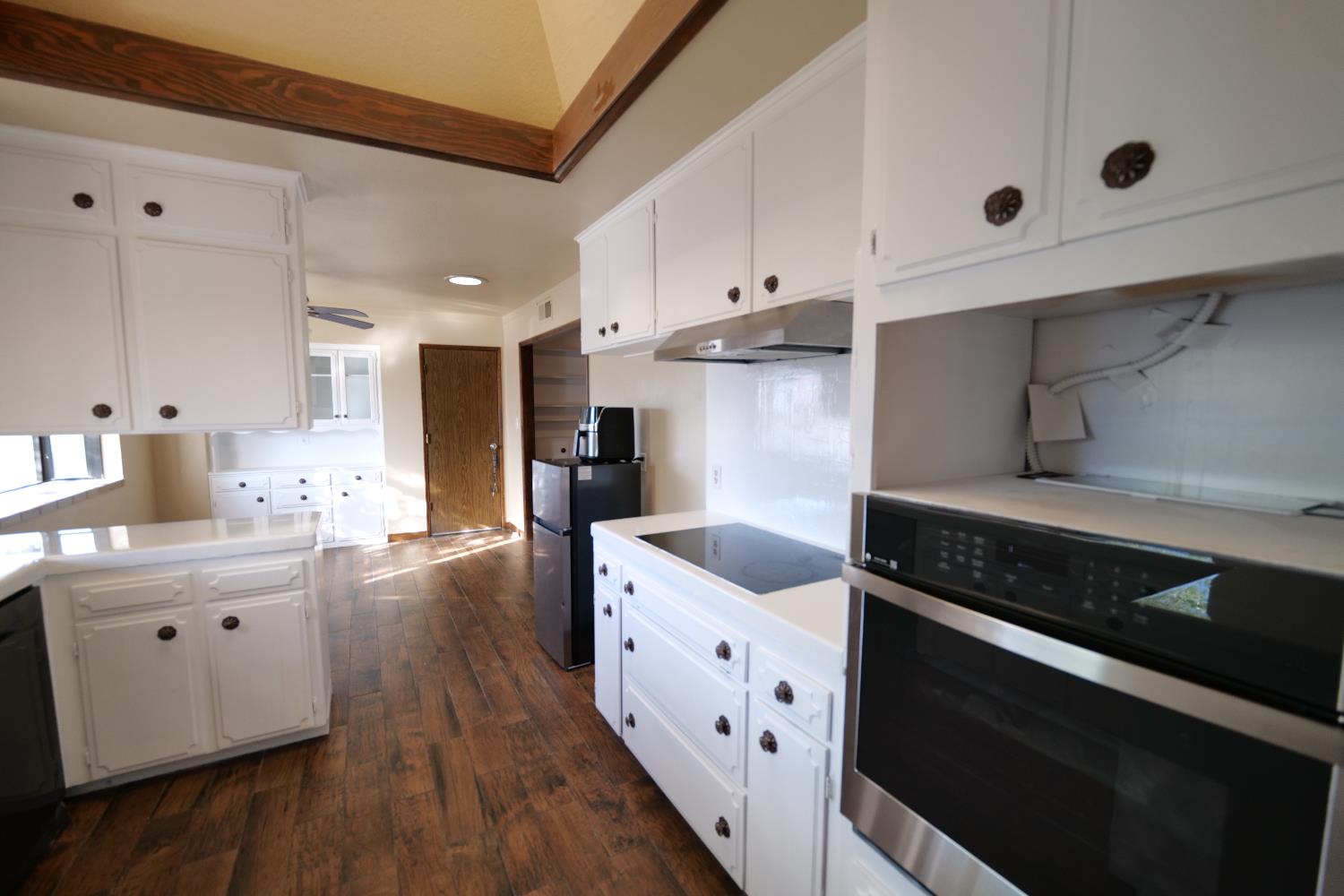 7684 N 6Th St, Fresno, CA 93720