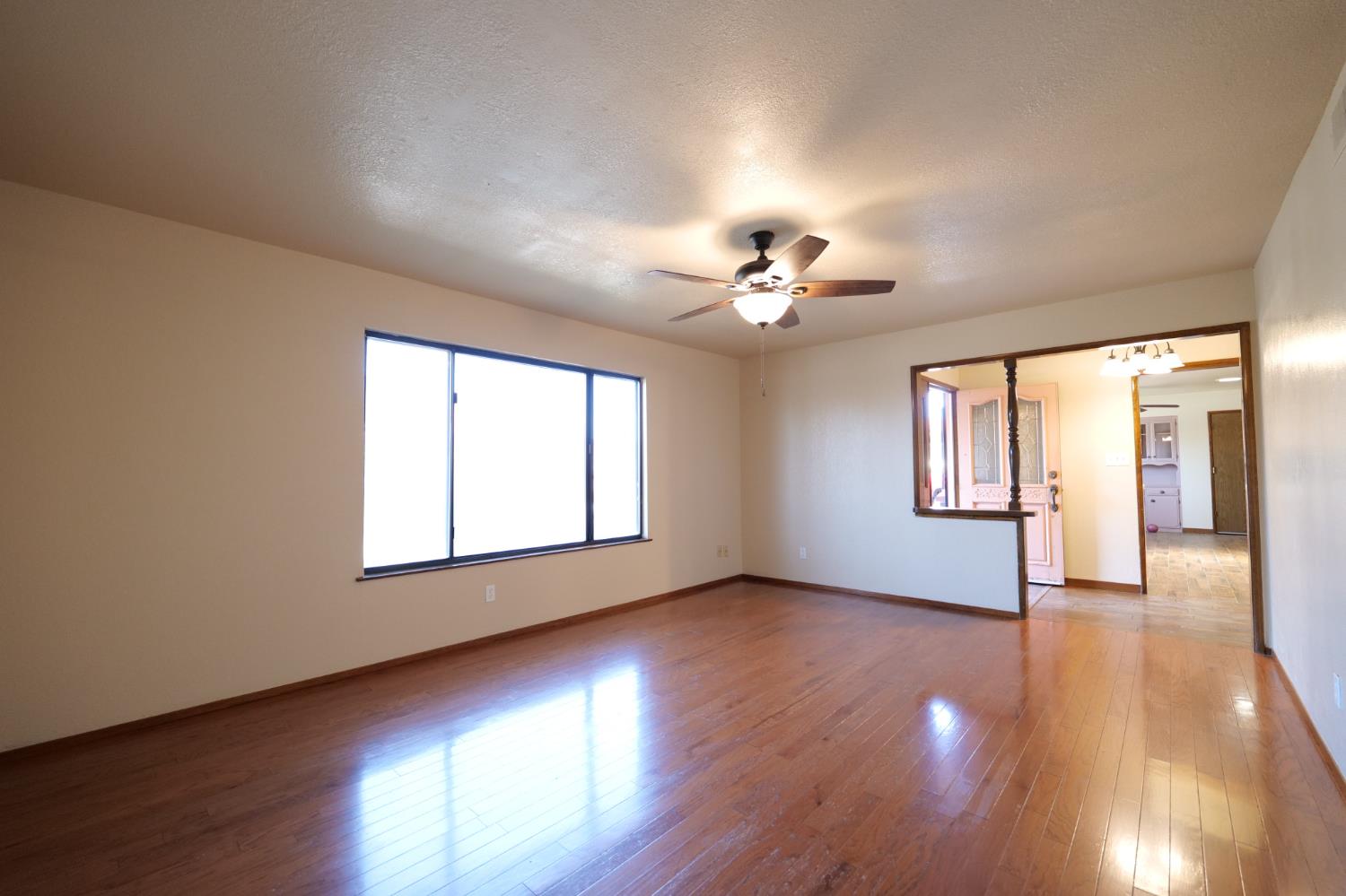 7684 N 6Th St, Fresno, CA 93720