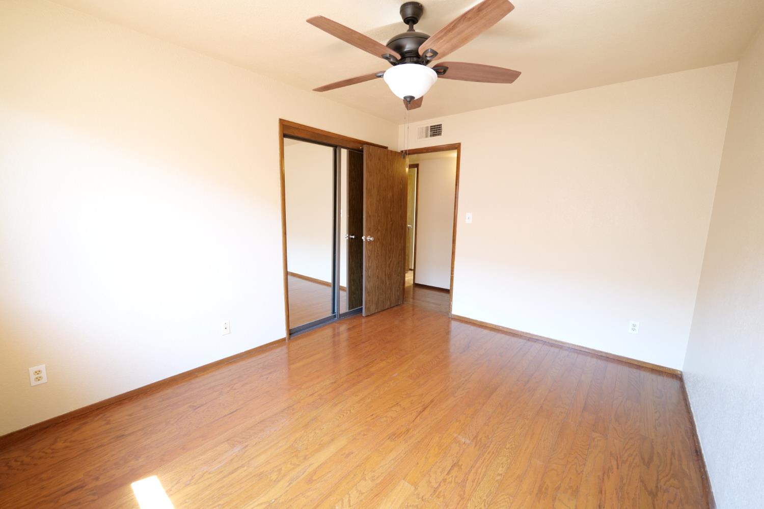 7684 N 6Th St, Fresno, CA 93720