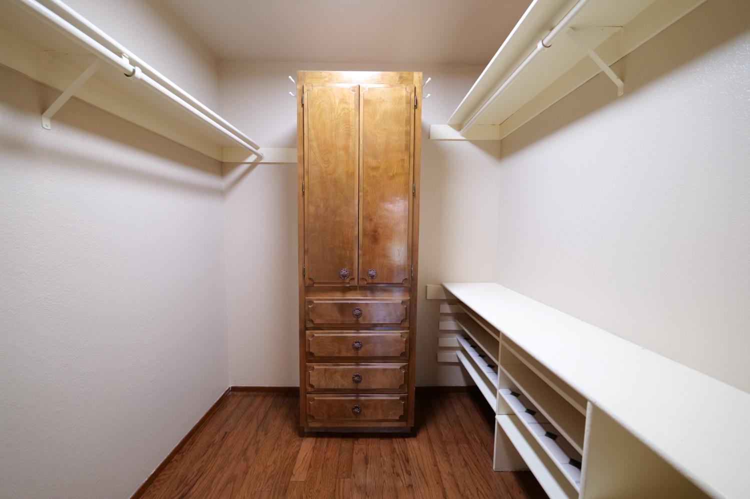 7684 N 6Th St, Fresno, CA 93720