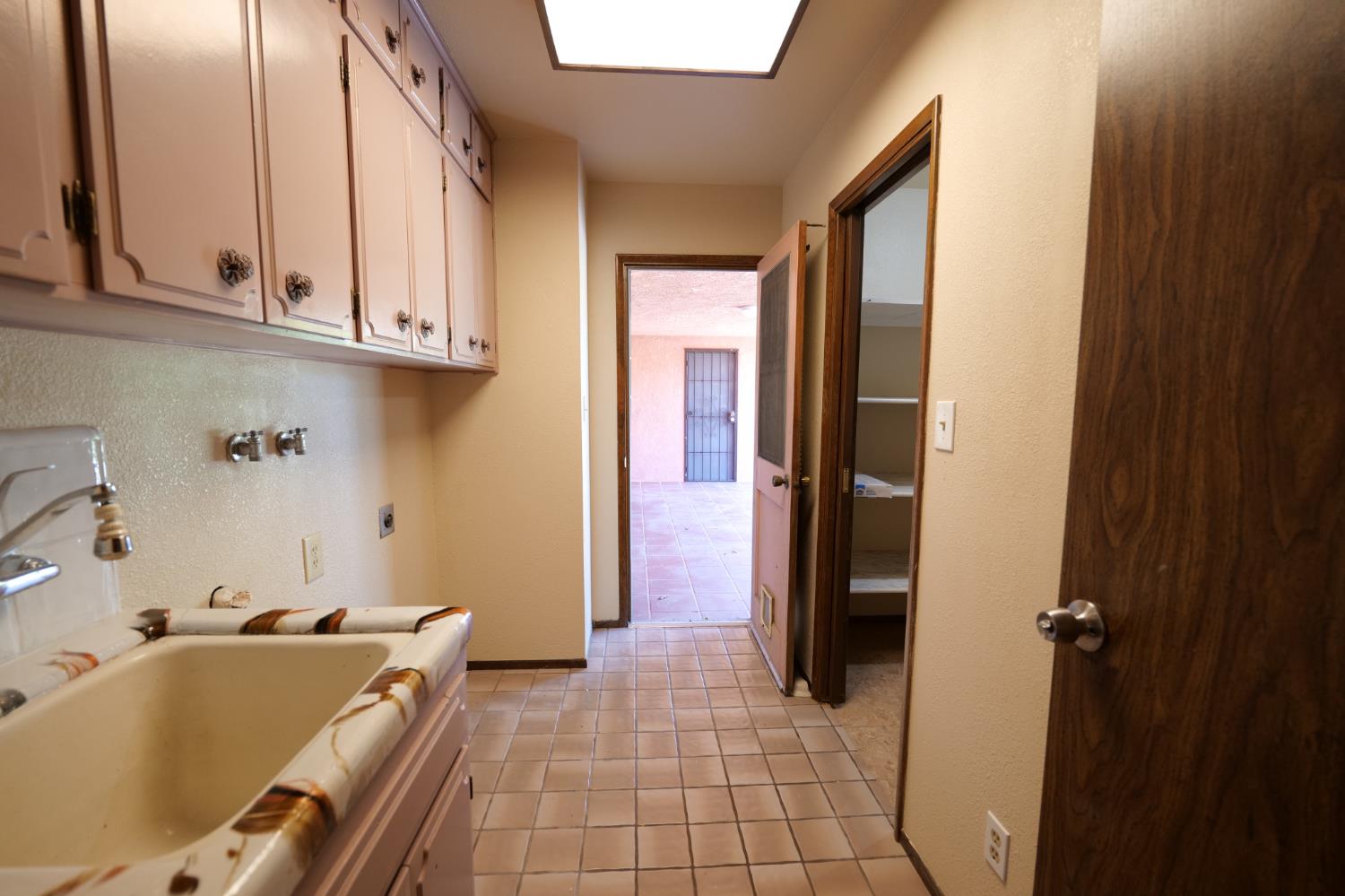 7684 N 6Th St, Fresno, CA 93720