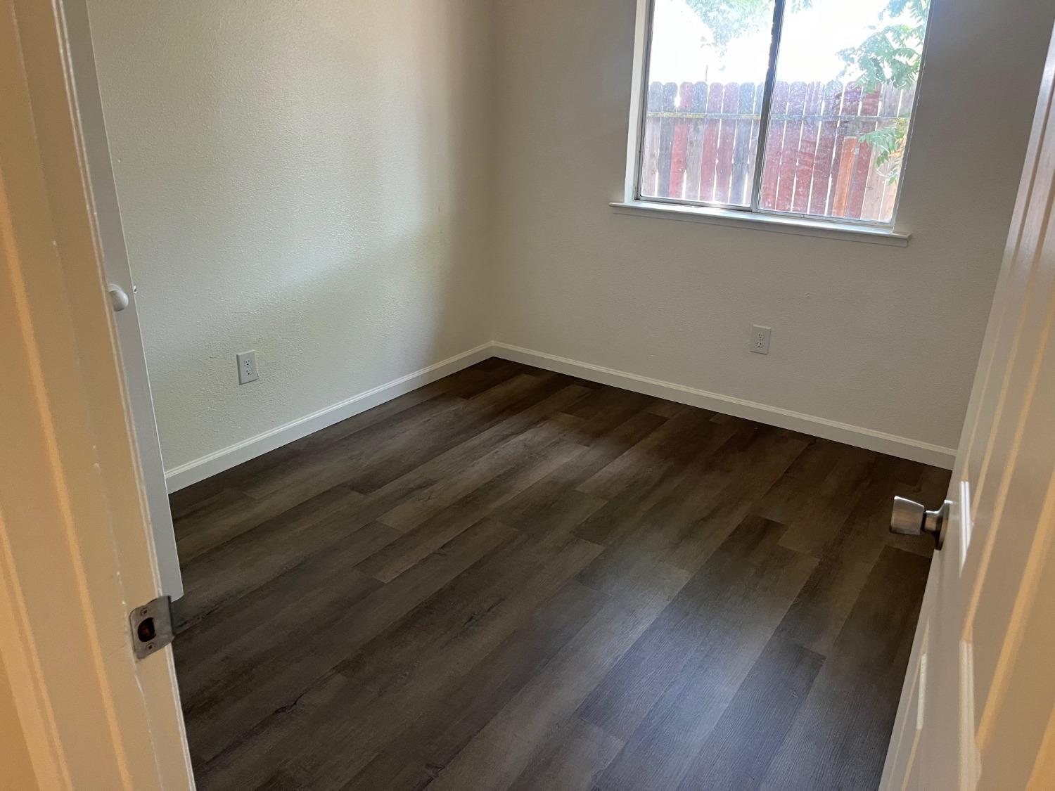 2645 W Robinson Ave, Fresno, CA 93705