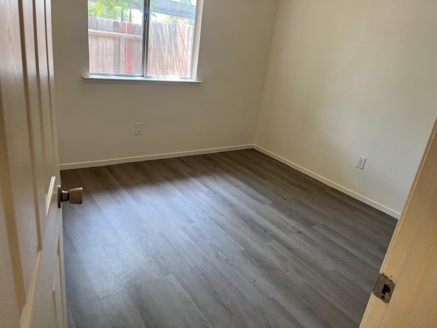 2645 W Robinson Ave, Fresno, CA 93705