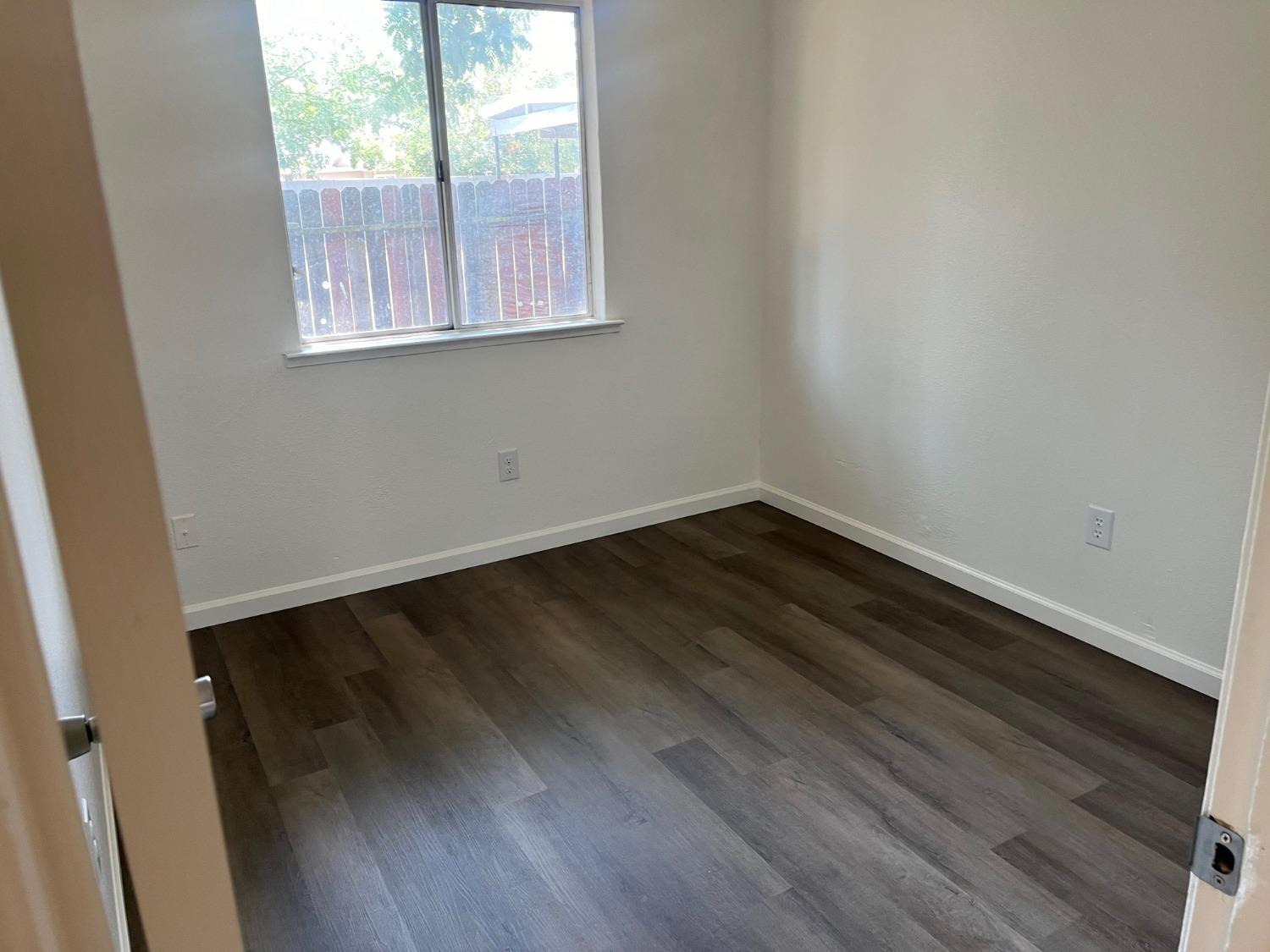 2645 W Robinson Ave, Fresno, CA 93705