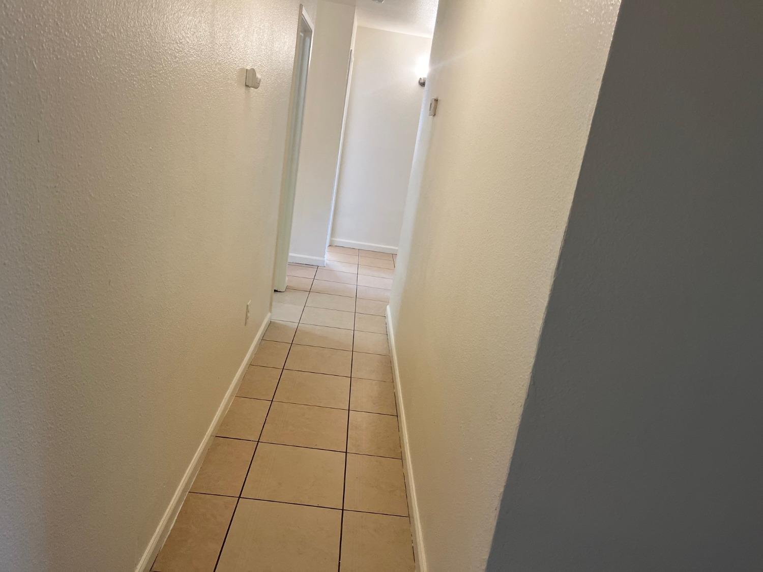 2645 W Robinson Ave, Fresno, CA 93705