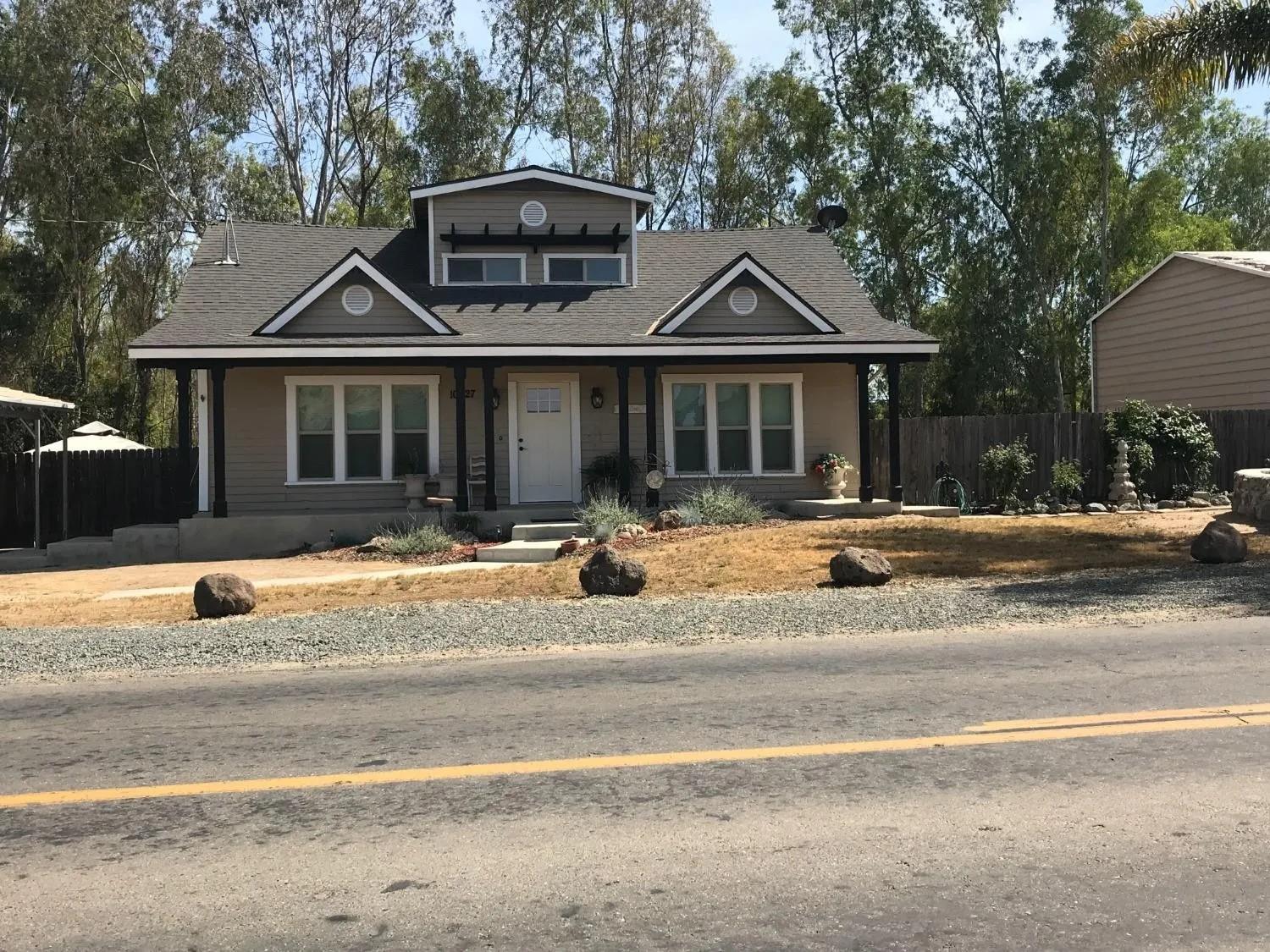 10027 Avenue 424, Dinuba, CA 93618