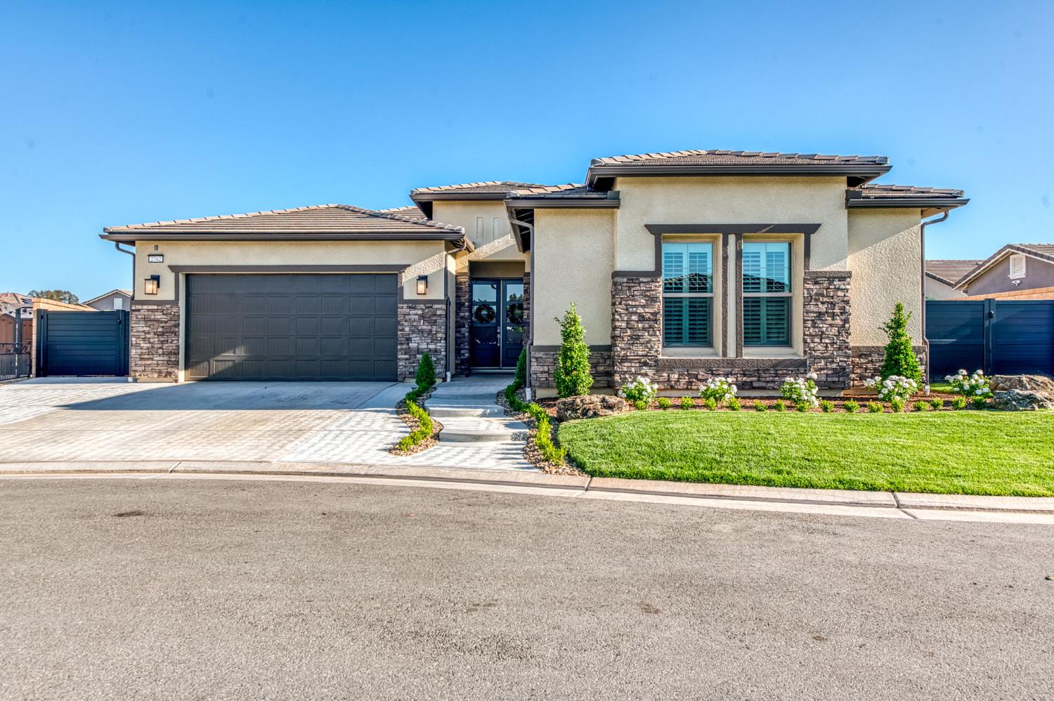 2762 Loyola Ave, Clovis, CA 93619