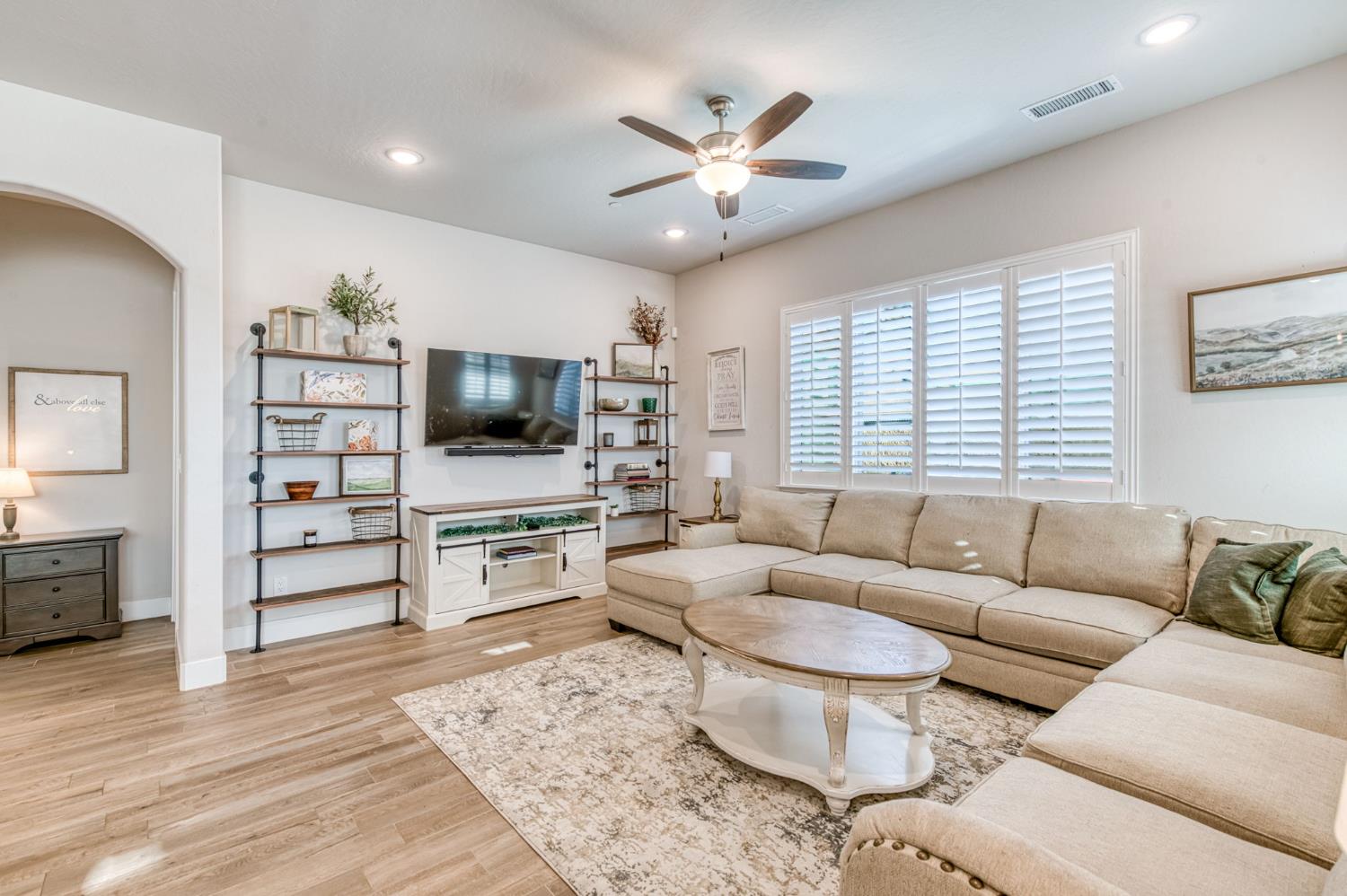 2762 Loyola Ave, Clovis, CA 93619