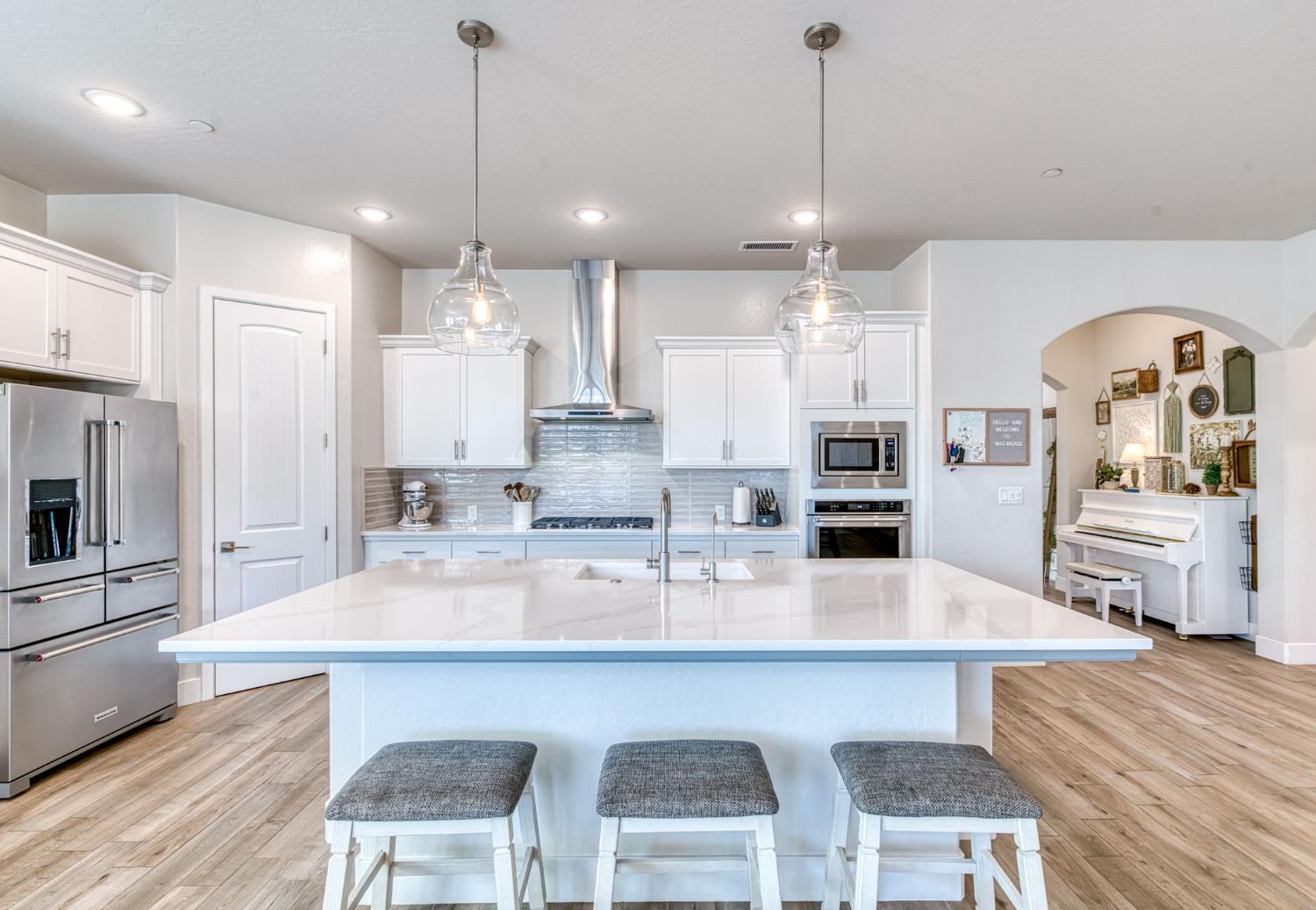 2762 Loyola Ave, Clovis, CA 93619