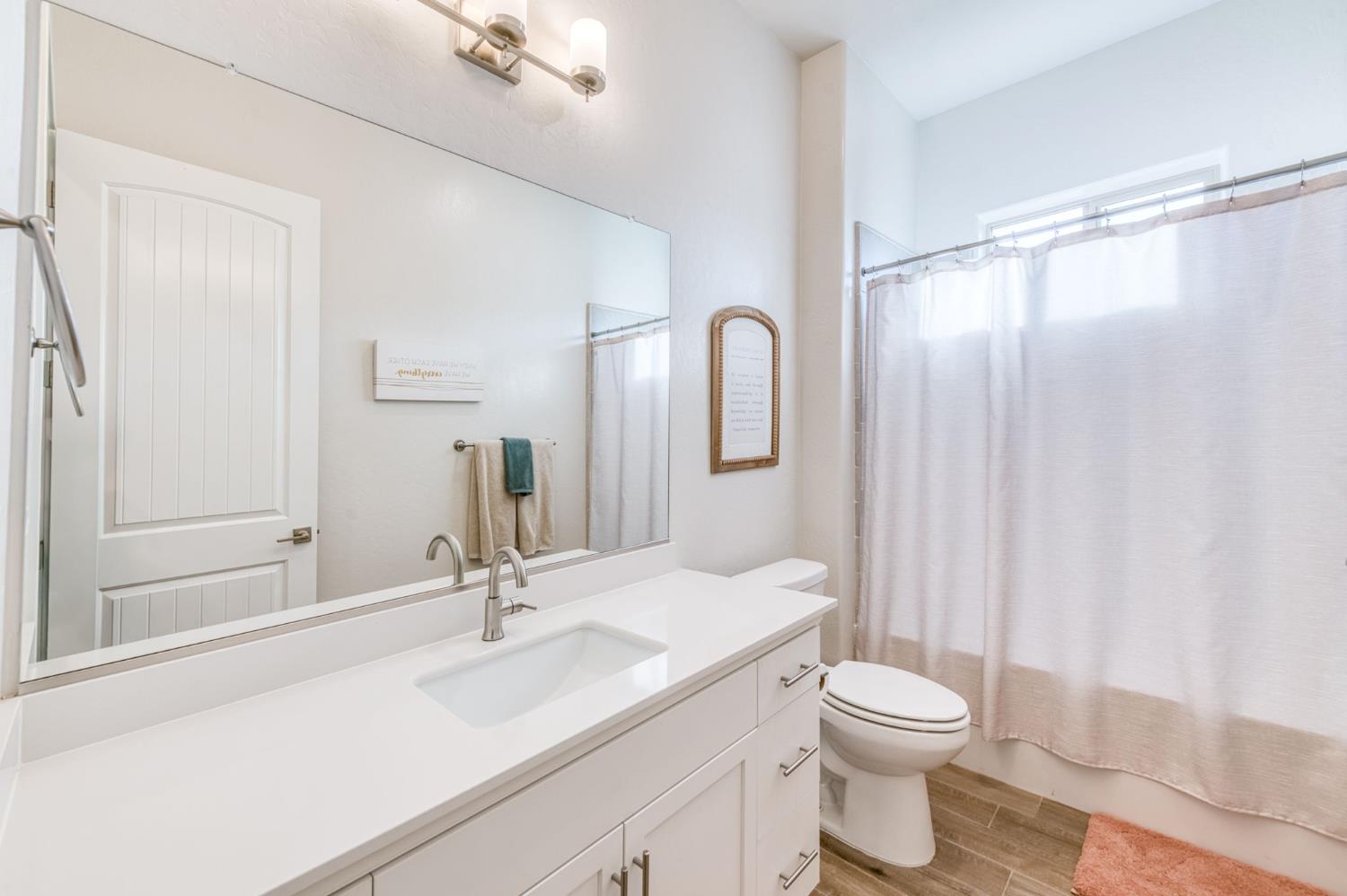 2762 Loyola Ave, Clovis, CA 93619