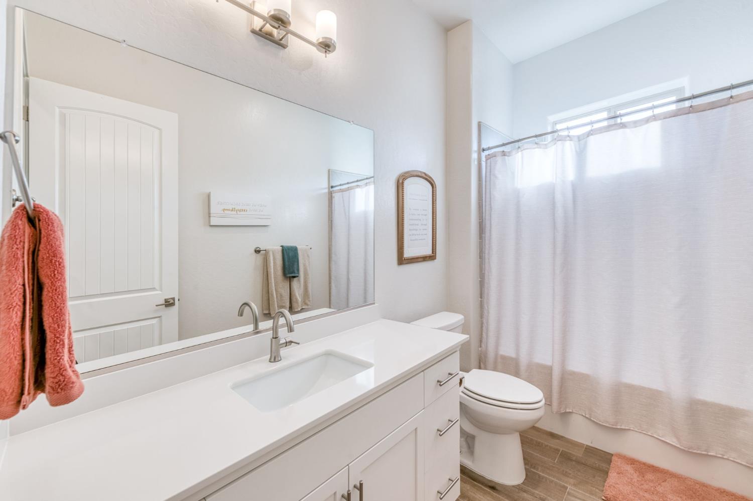 2762 Loyola Ave, Clovis, CA 93619
