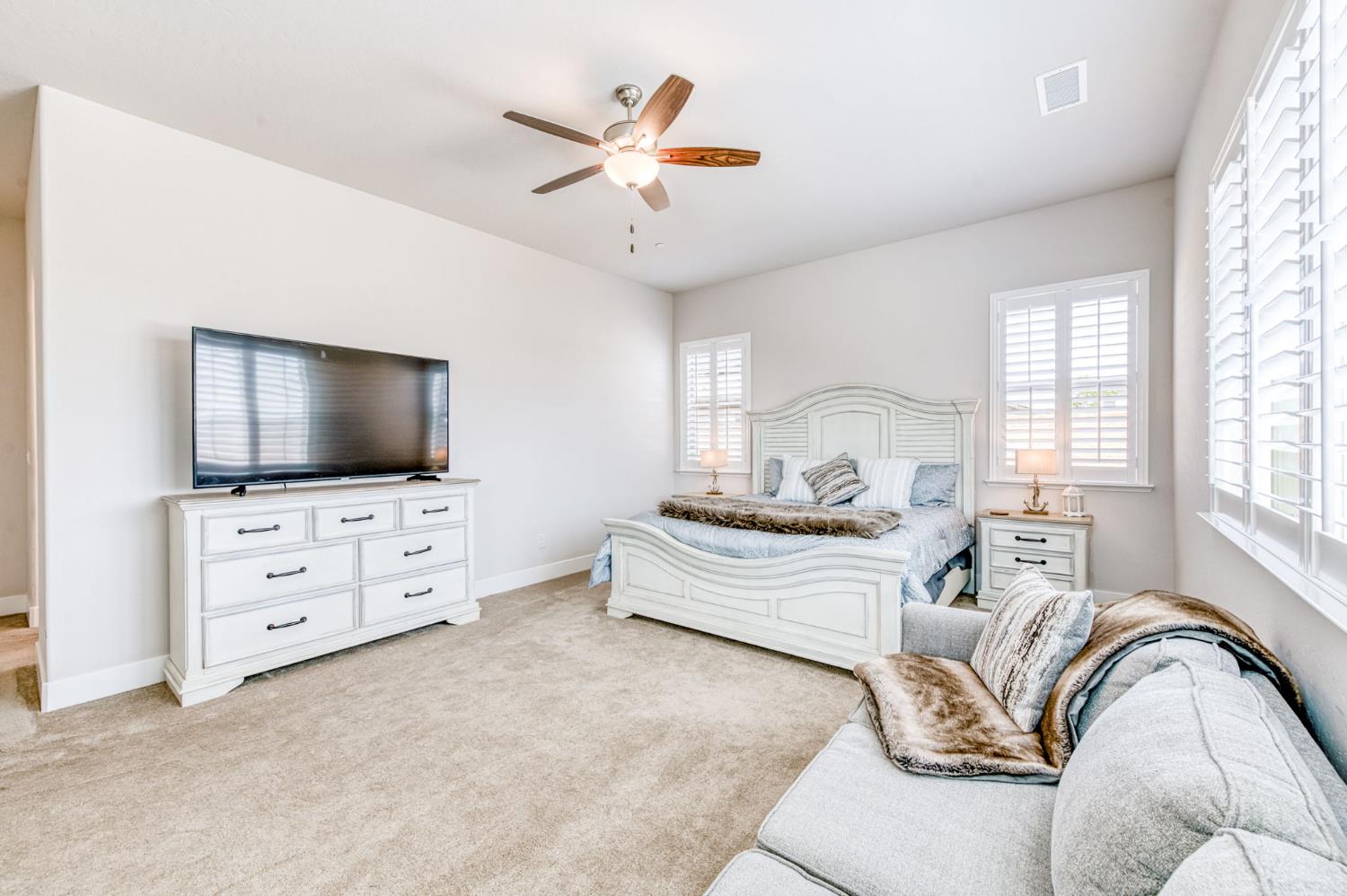 2762 Loyola Ave, Clovis, CA 93619