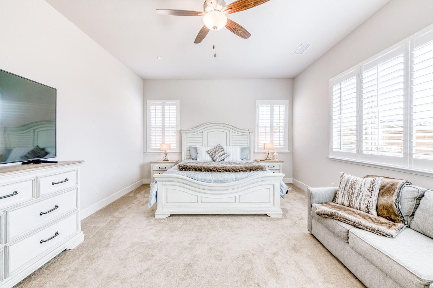 2762 Loyola Ave, Clovis, CA 93619