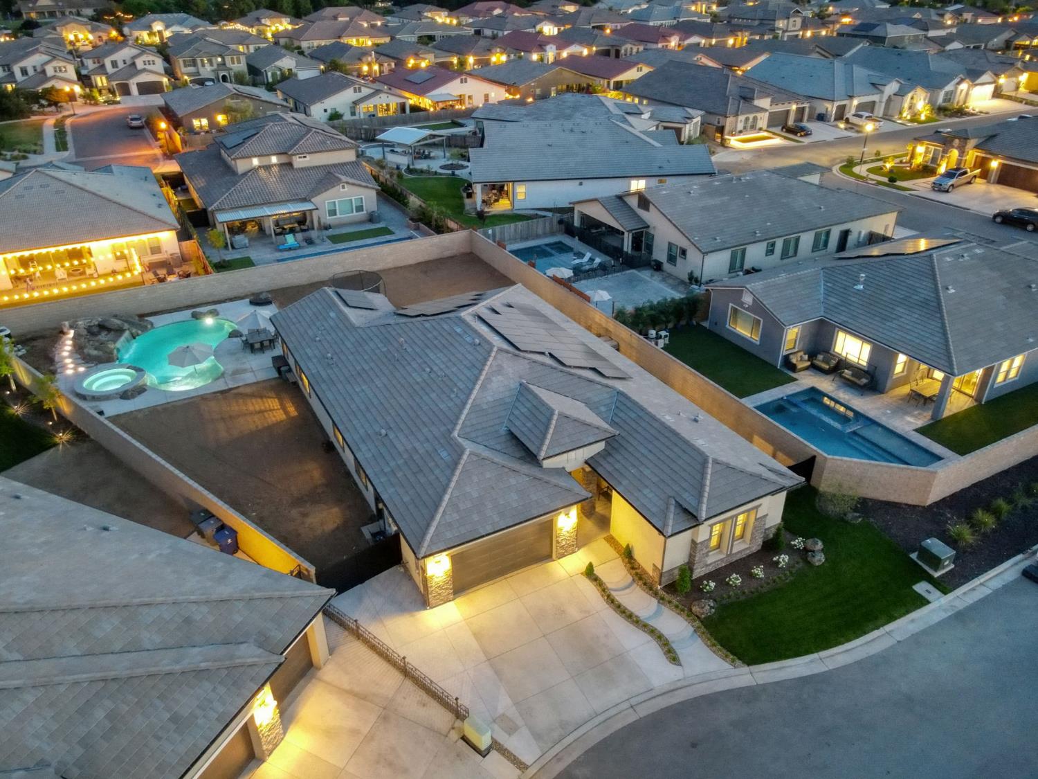 2762 Loyola Ave, Clovis, CA 93619