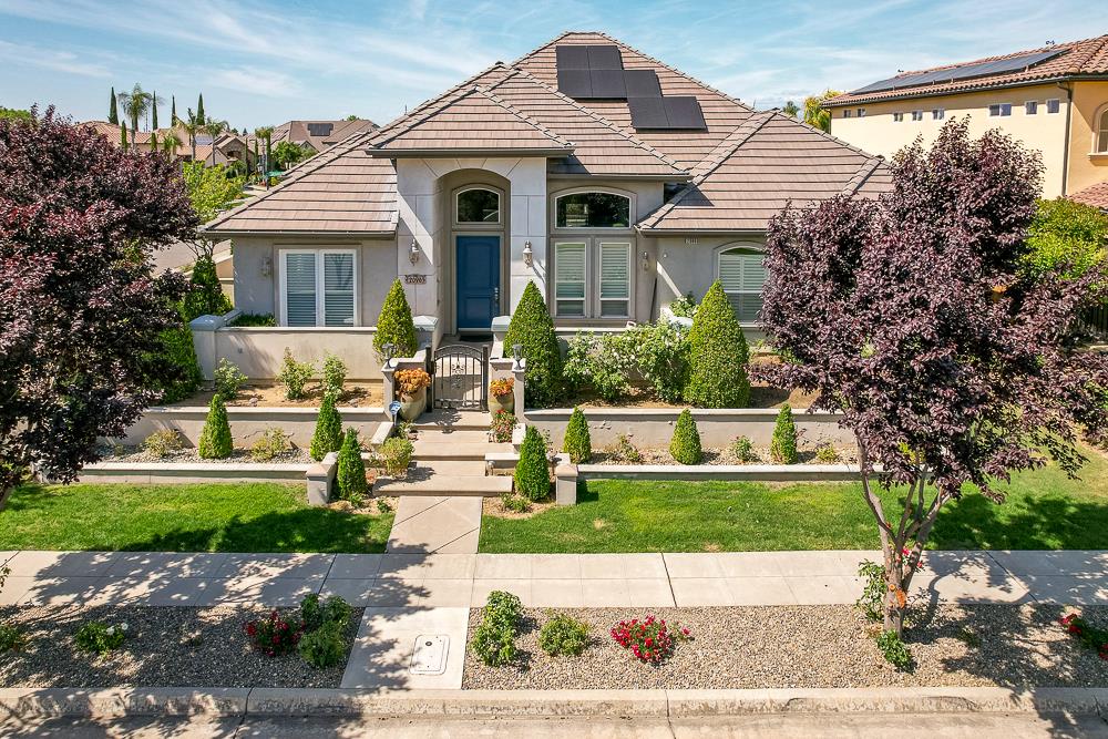 2096 E Olympic Ave, Fresno, CA 93730