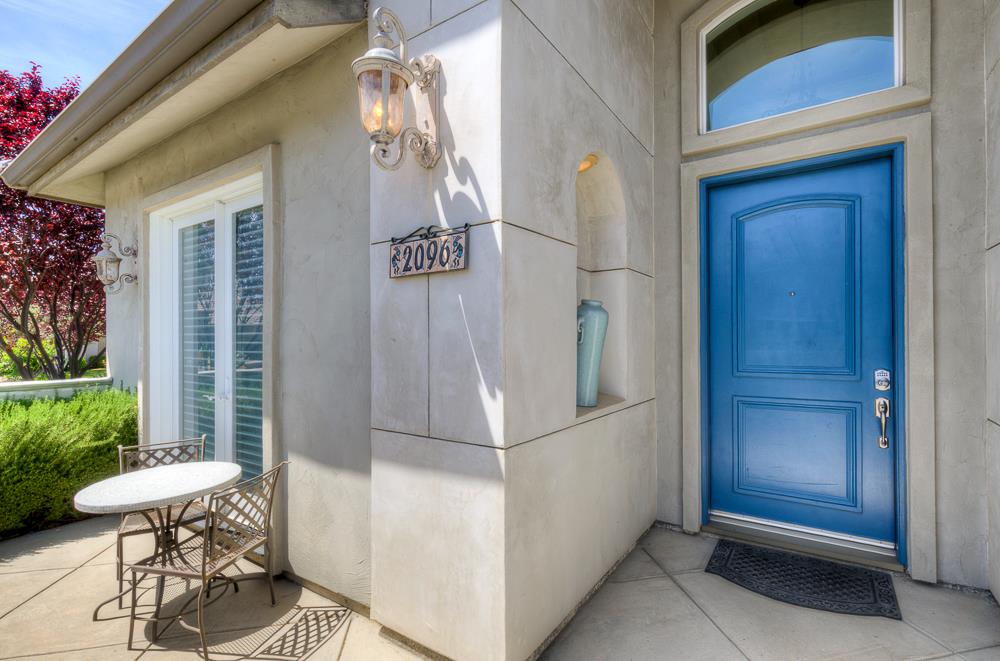 2096 E Olympic Ave, Fresno, CA 93730