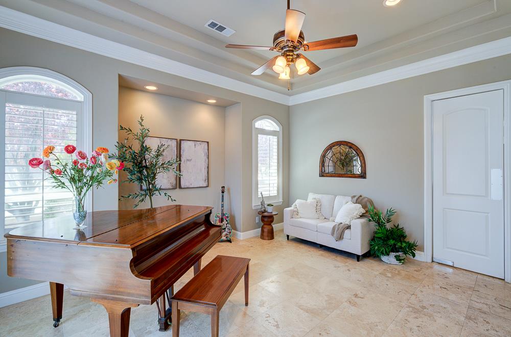 2096 E Olympic Ave, Fresno, CA 93730