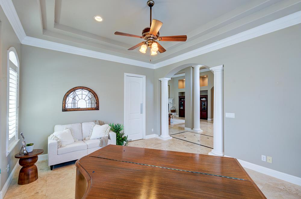 2096 E Olympic Ave, Fresno, CA 93730