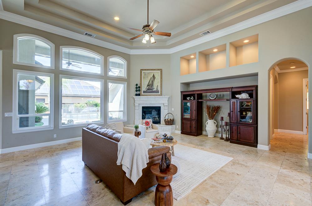 2096 E Olympic Ave, Fresno, CA 93730