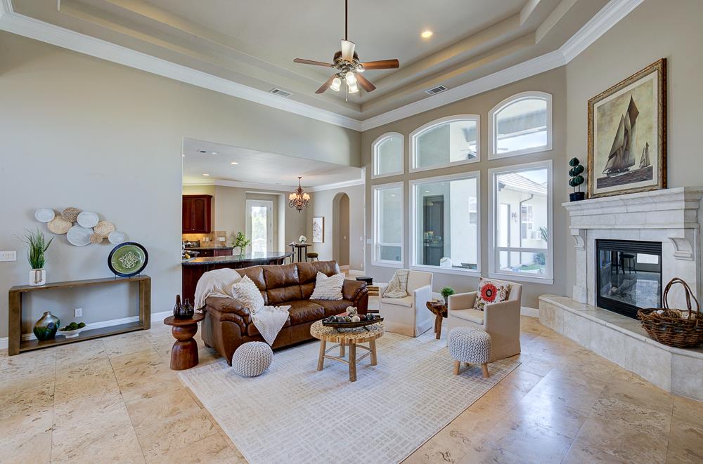 2096 E Olympic Ave, Fresno, CA 93730