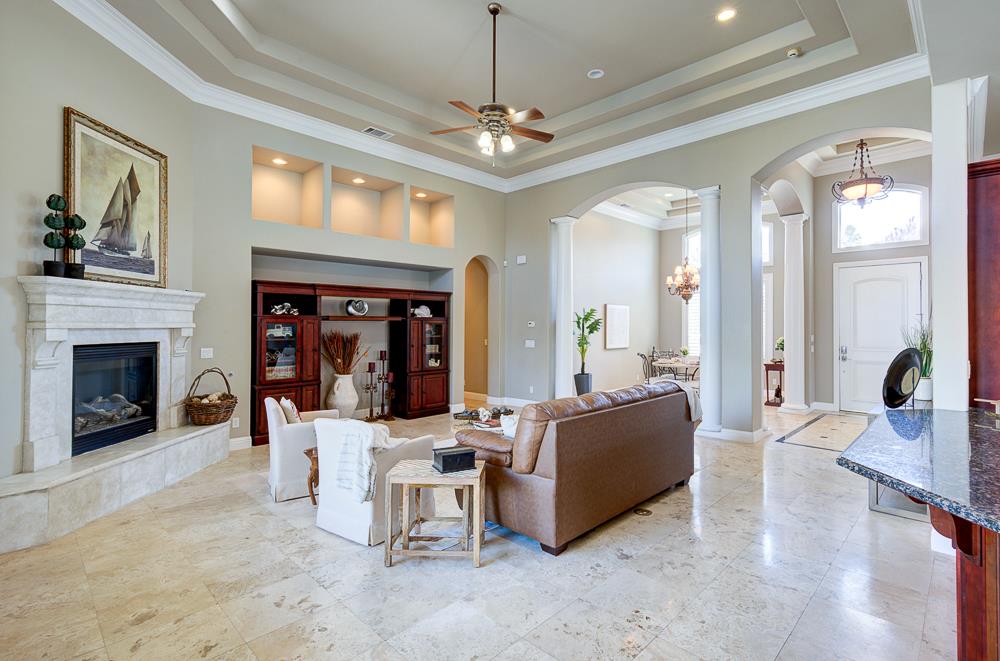 2096 E Olympic Ave, Fresno, CA 93730