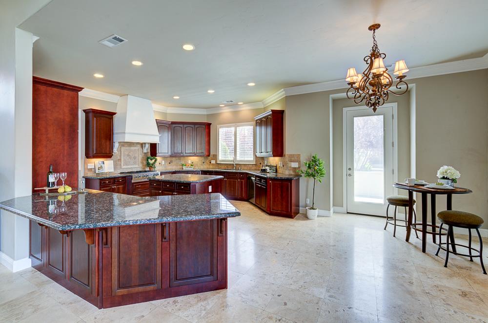 2096 E Olympic Ave, Fresno, CA 93730