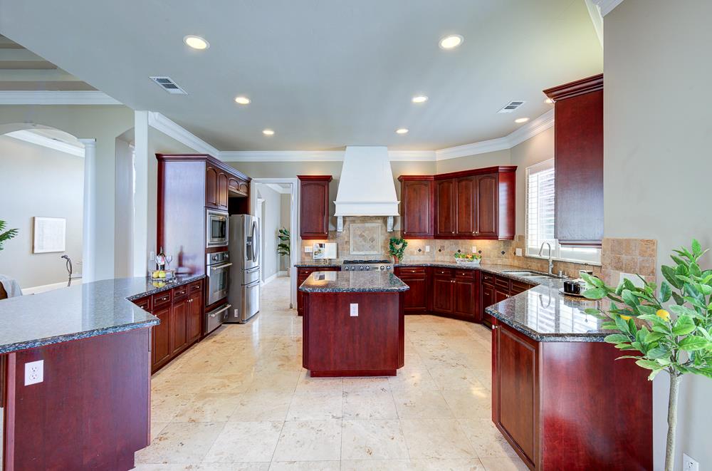 2096 E Olympic Ave, Fresno, CA 93730