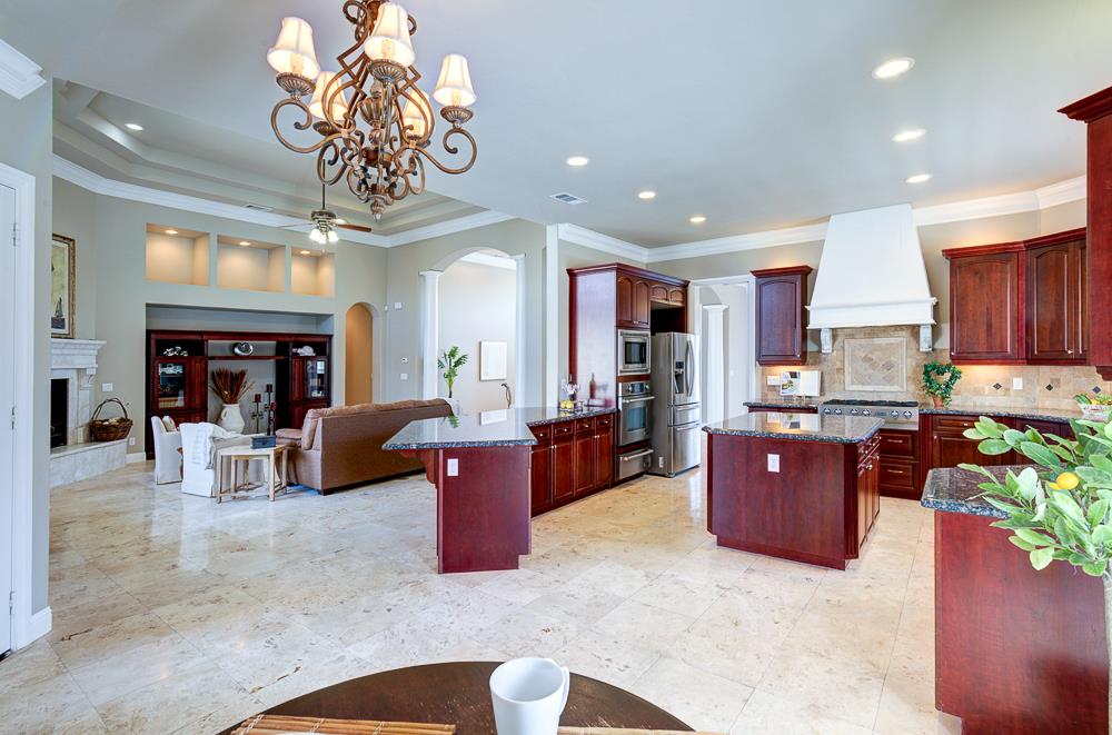 2096 E Olympic Ave, Fresno, CA 93730