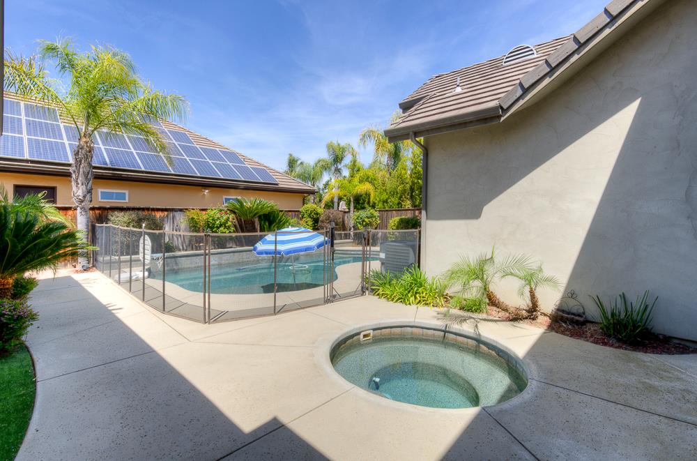 2096 E Olympic Ave, Fresno, CA 93730