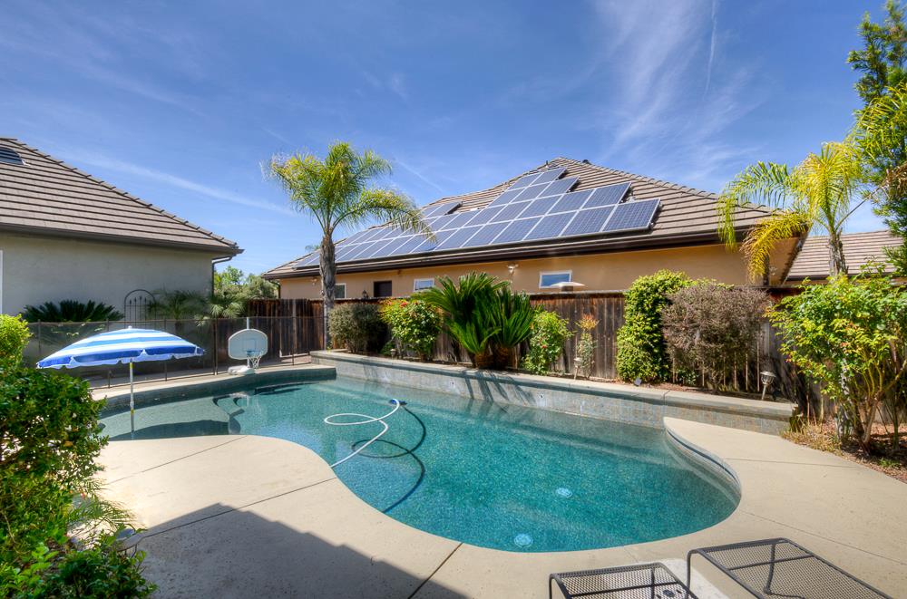 2096 E Olympic Ave, Fresno, CA 93730