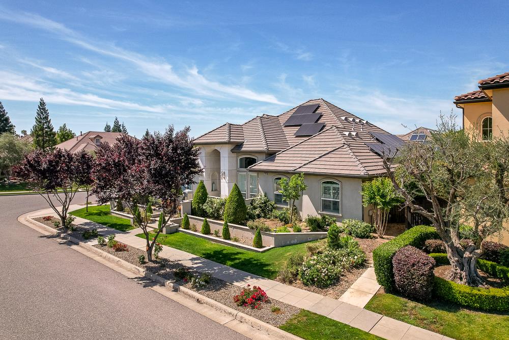 2096 E Olympic Ave, Fresno, CA 93730